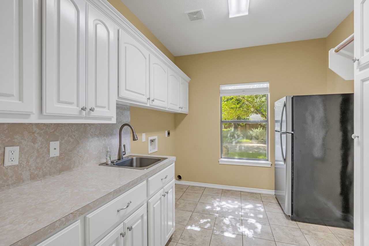 110 April Waters Drive W Property Photo 45