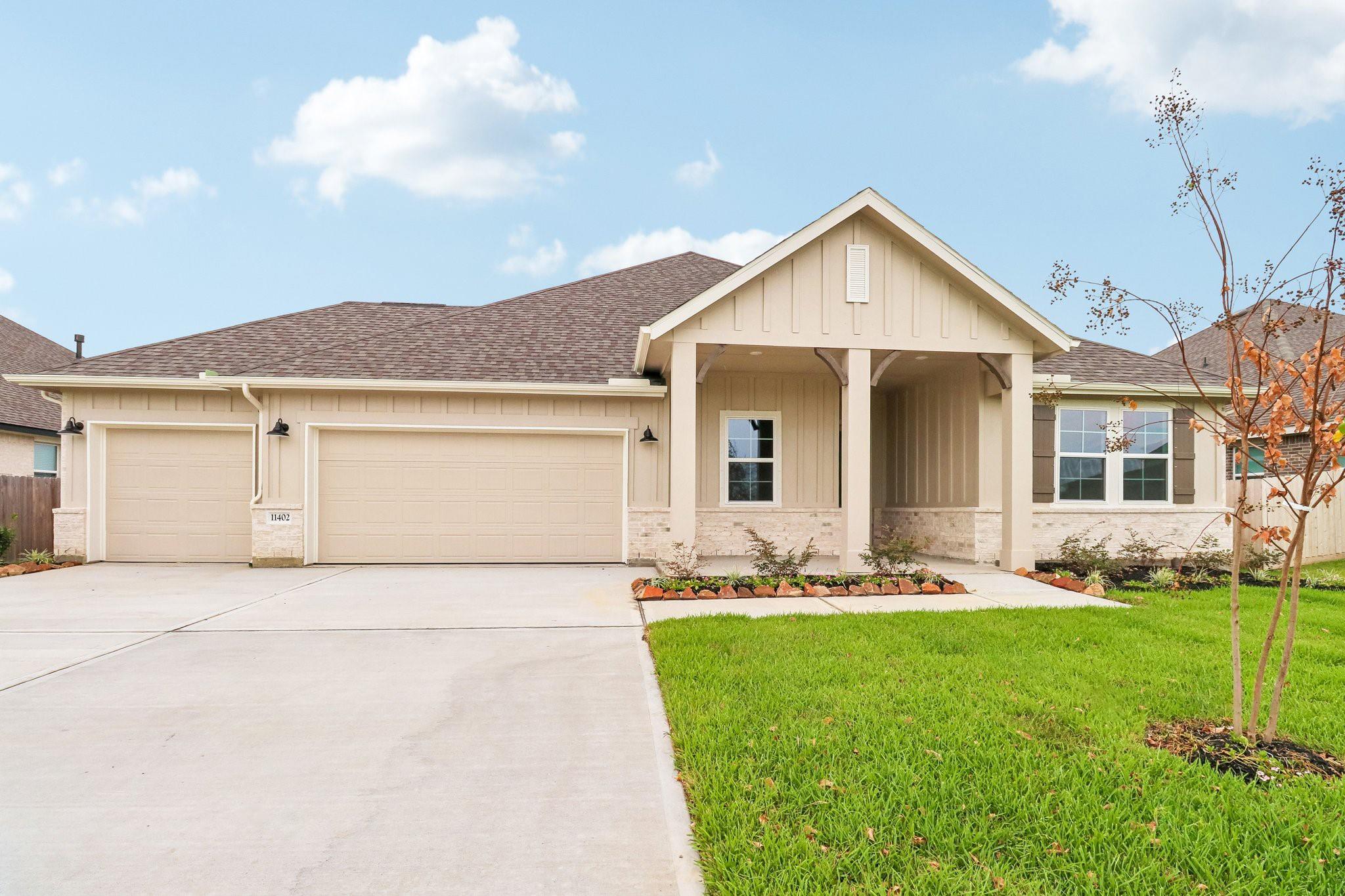 11402 Old Fashion Circle Property Photo 2
