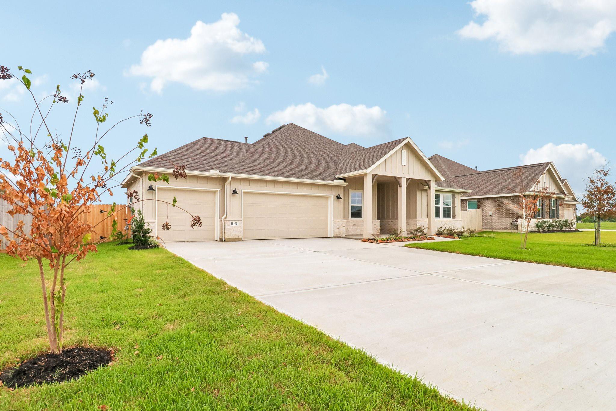 11402 Old Fashion Circle Property Photo 3