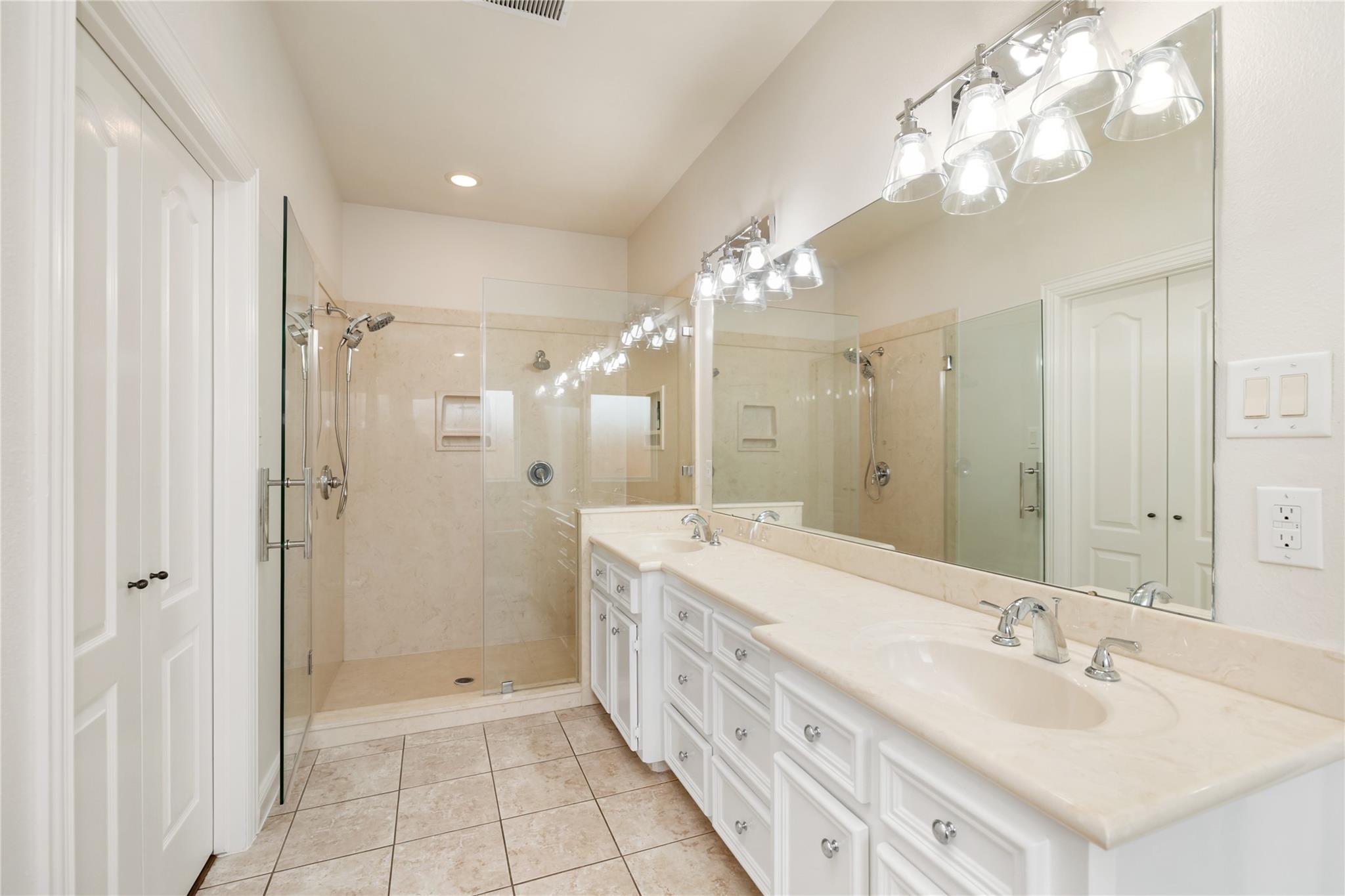 9406 Bevlyn Drive Property Photo 12