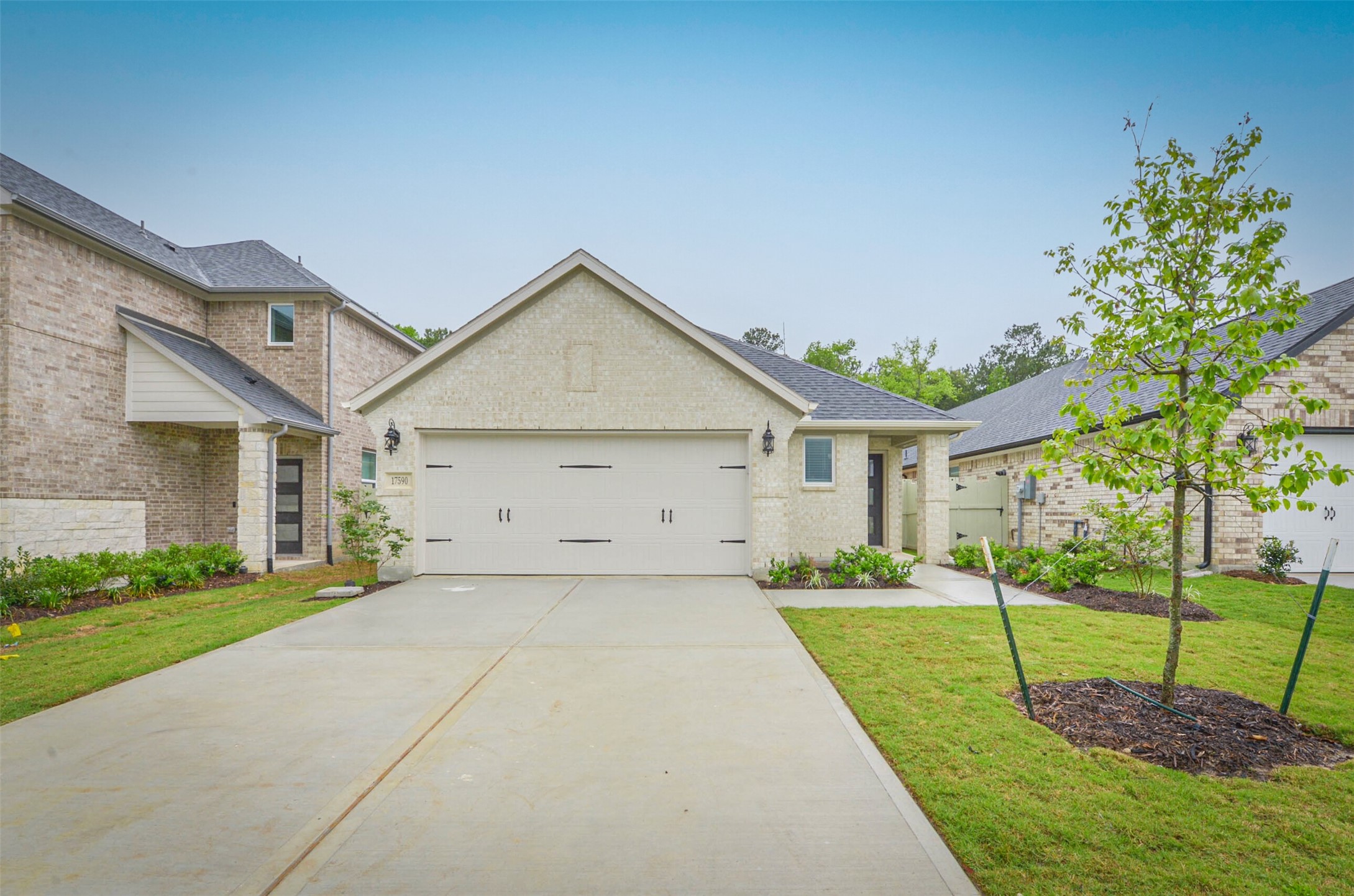 17590 Rosette Grass Drive Property Photo 1