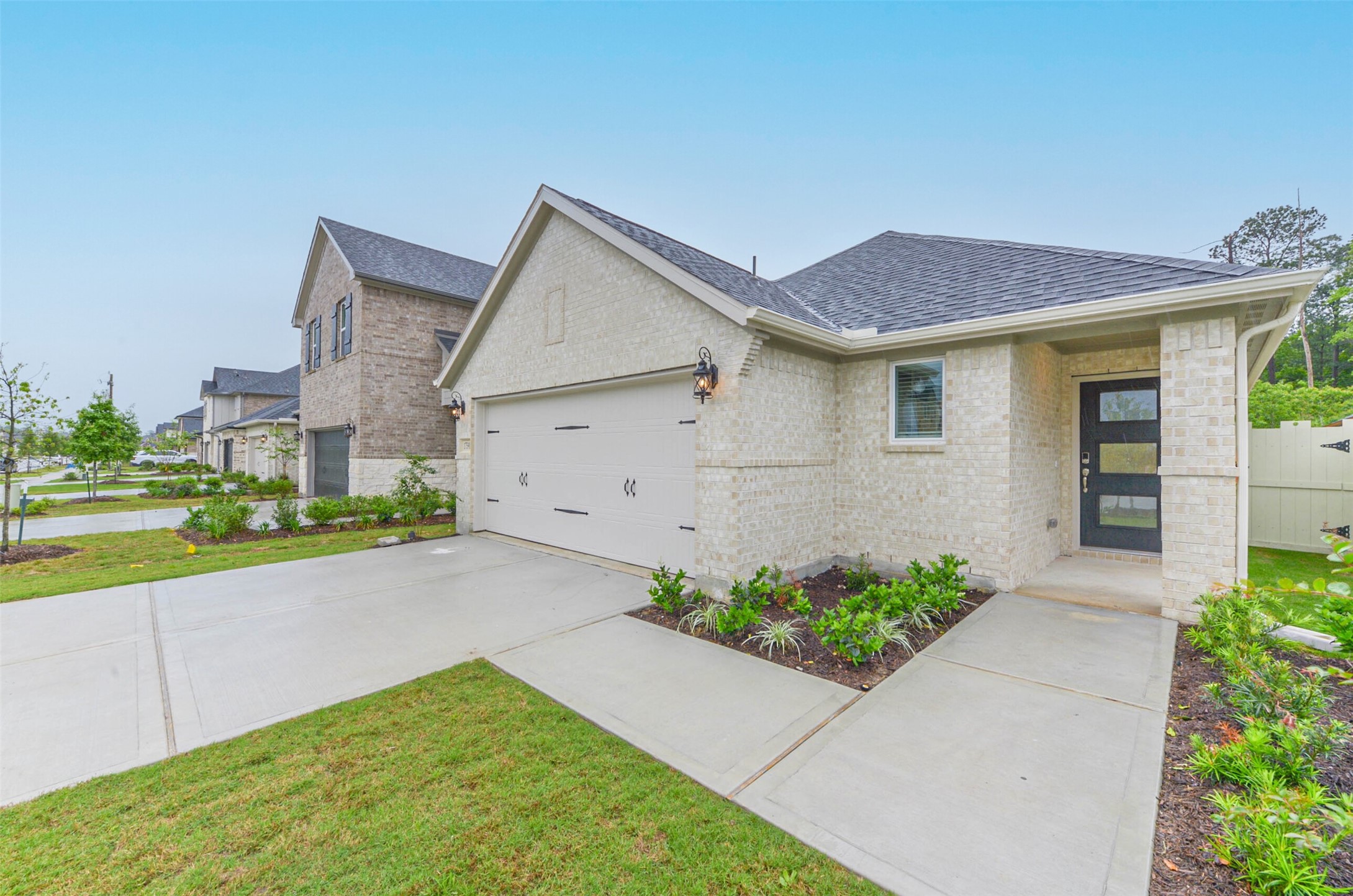 17590 Rosette Grass Drive Property Photo 2