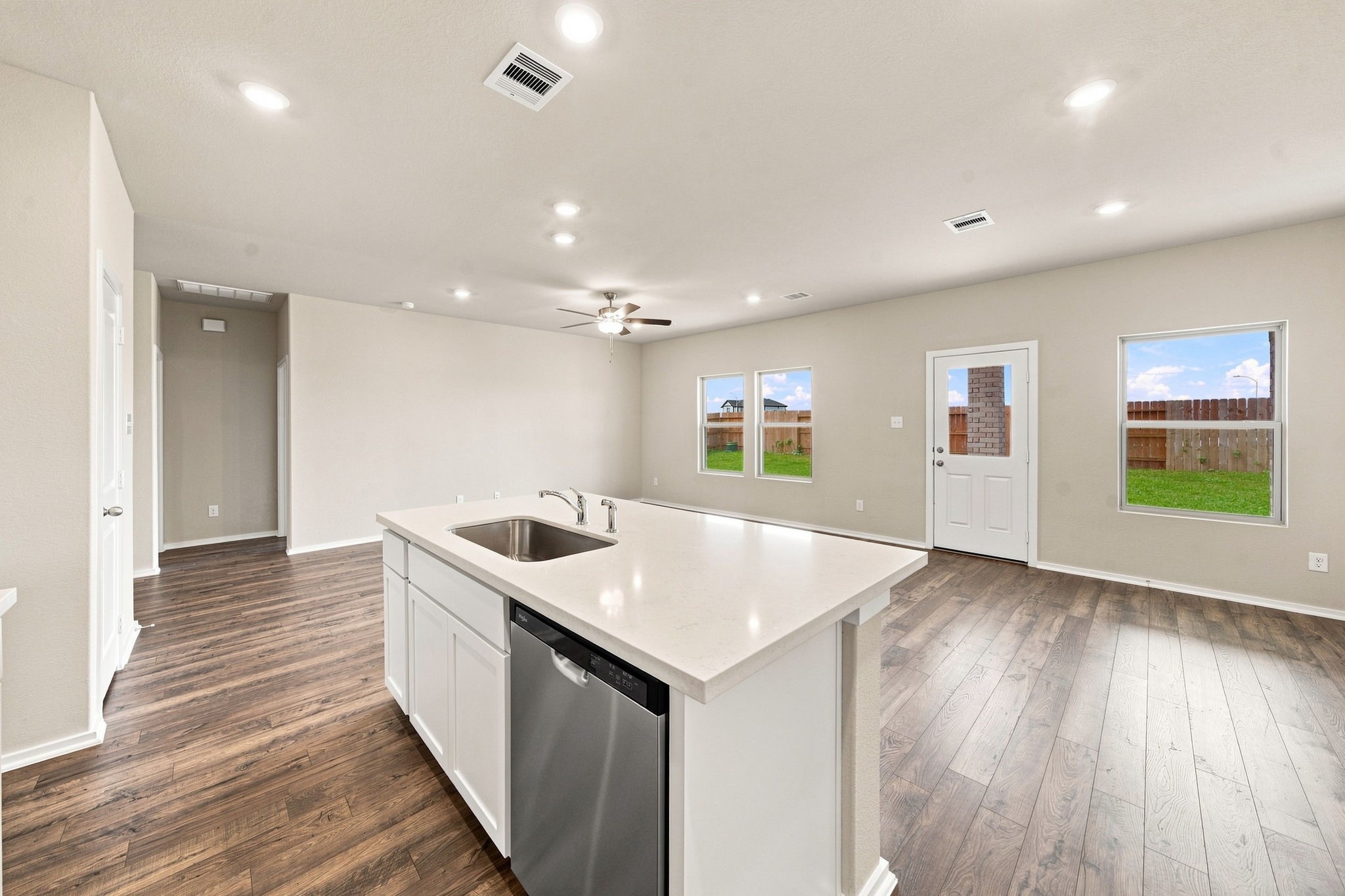 6723 Pebble Bluff Court Property Photo 7