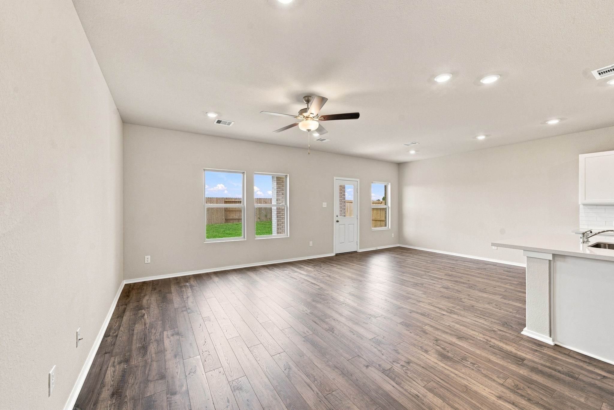6723 Pebble Bluff Court Property Photo 8