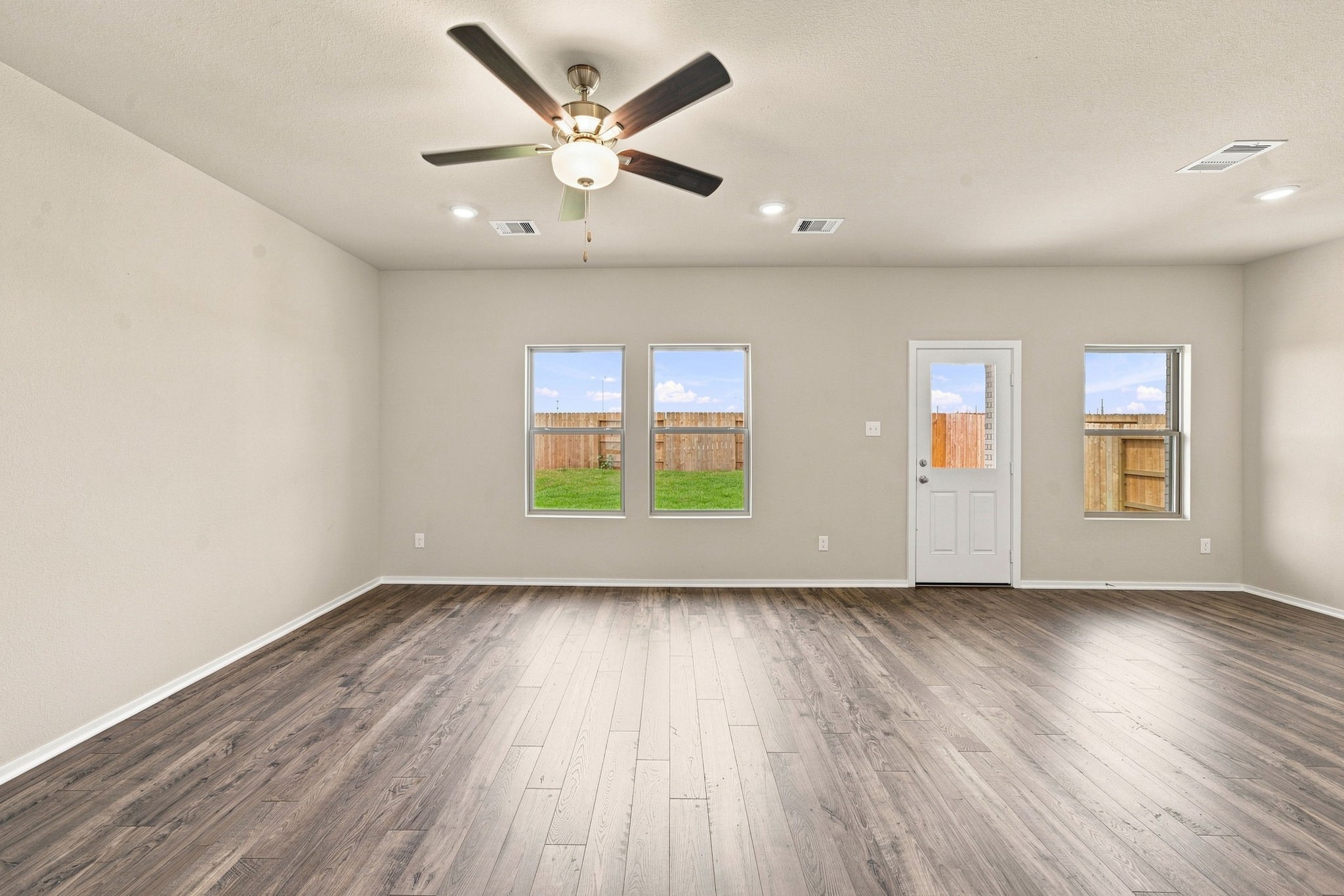 6723 Pebble Bluff Court Property Photo 10