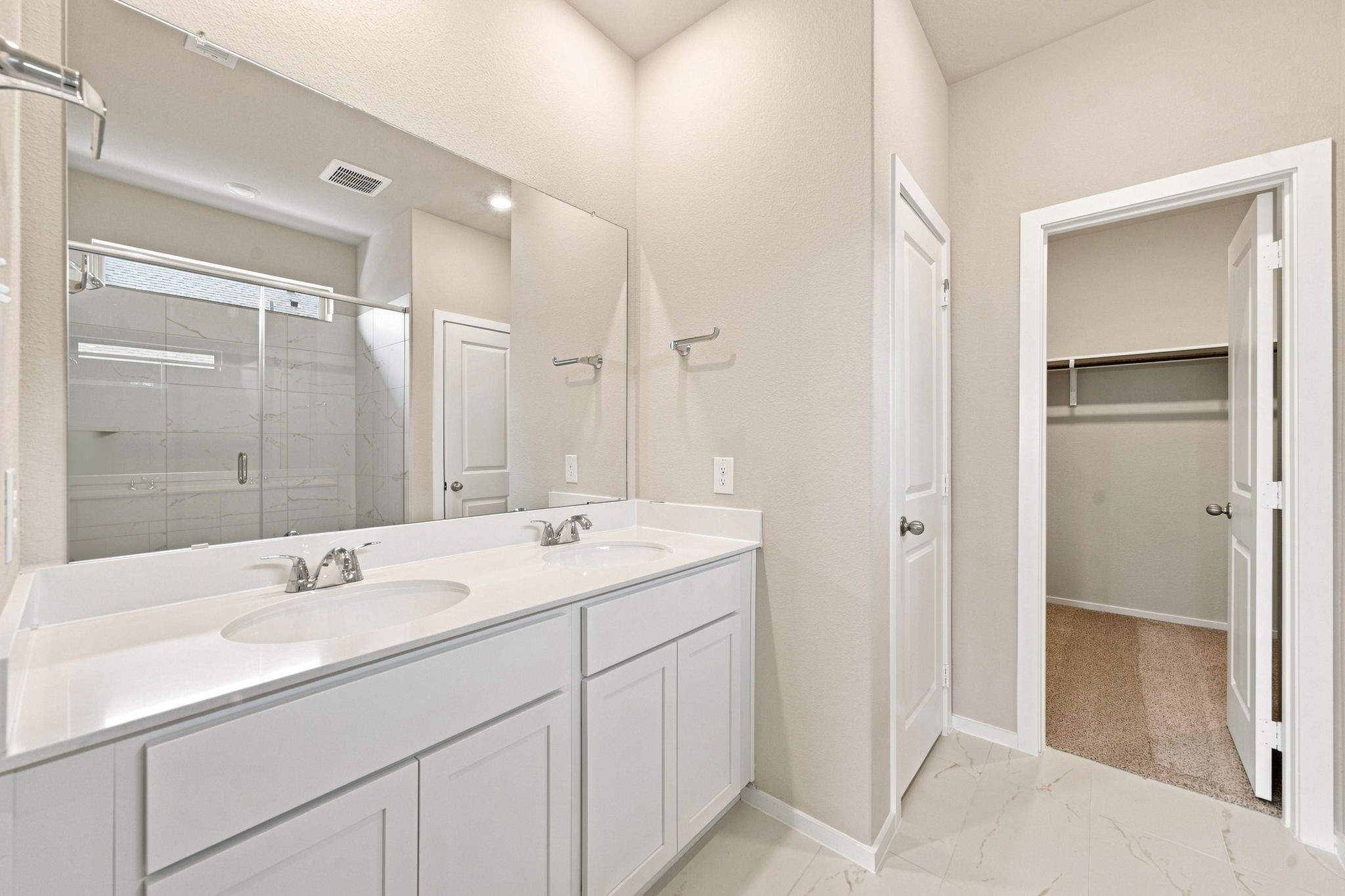 6723 Pebble Bluff Court Property Photo 17