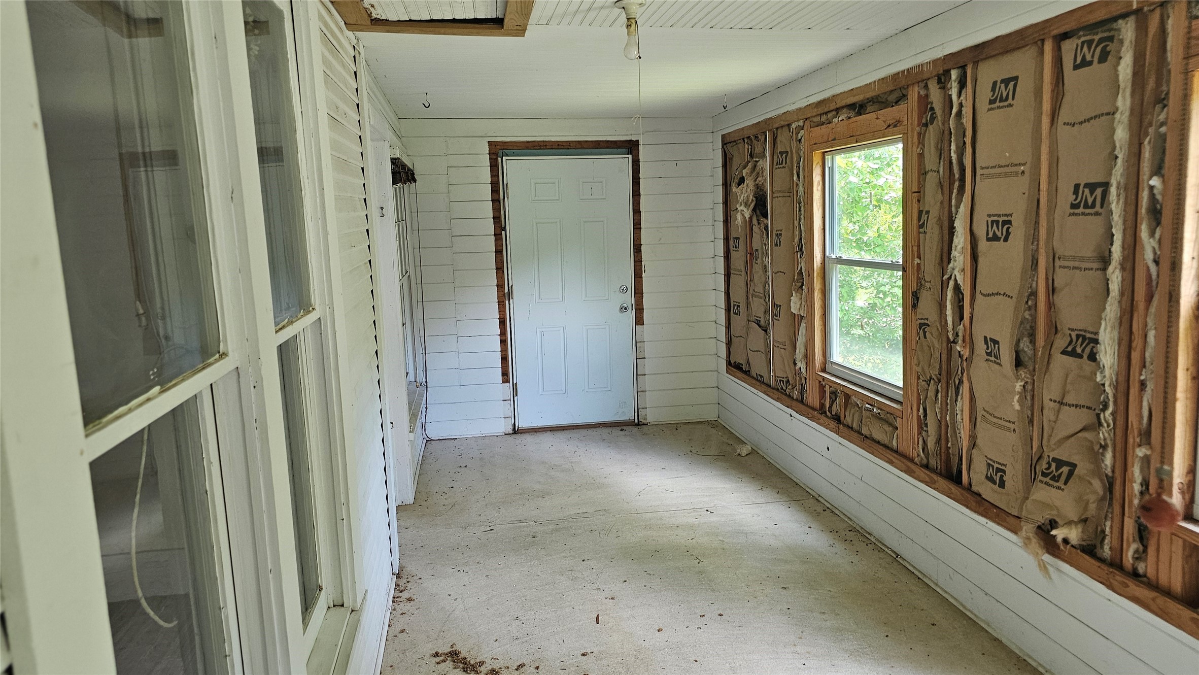 716 E Main Street Property Photo 5