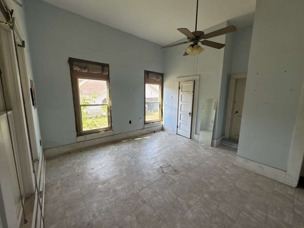 716 E Main Street Property Photo 10