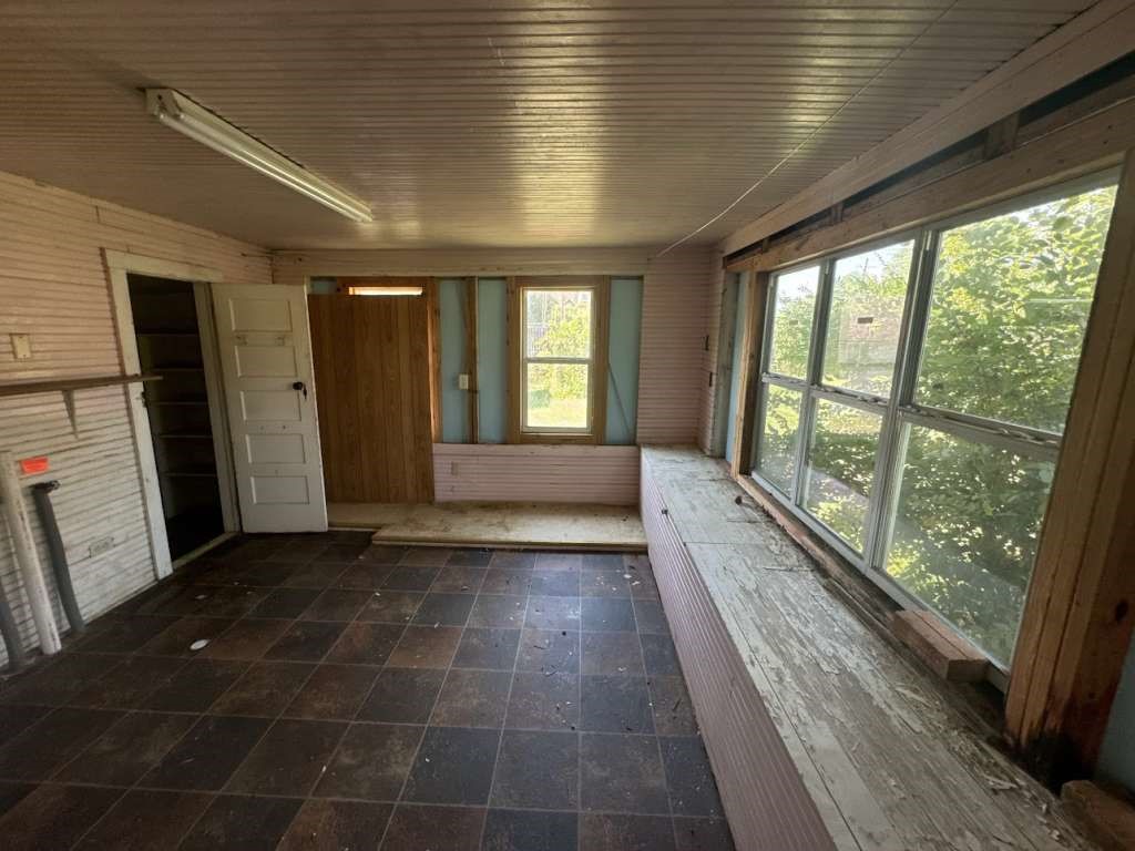716 E Main Street Property Photo 11