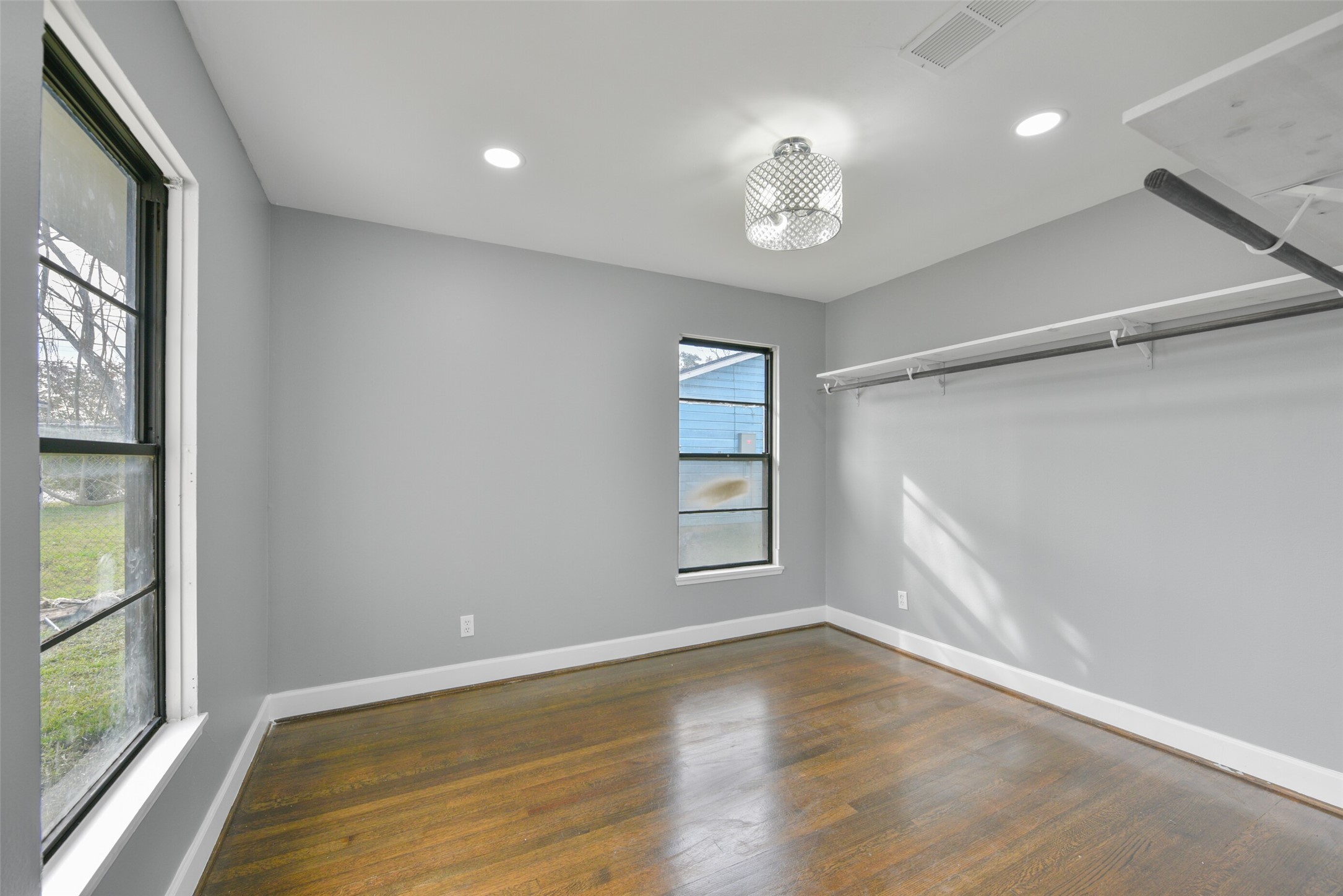 1913 Scarborough Lane Property Photo 15