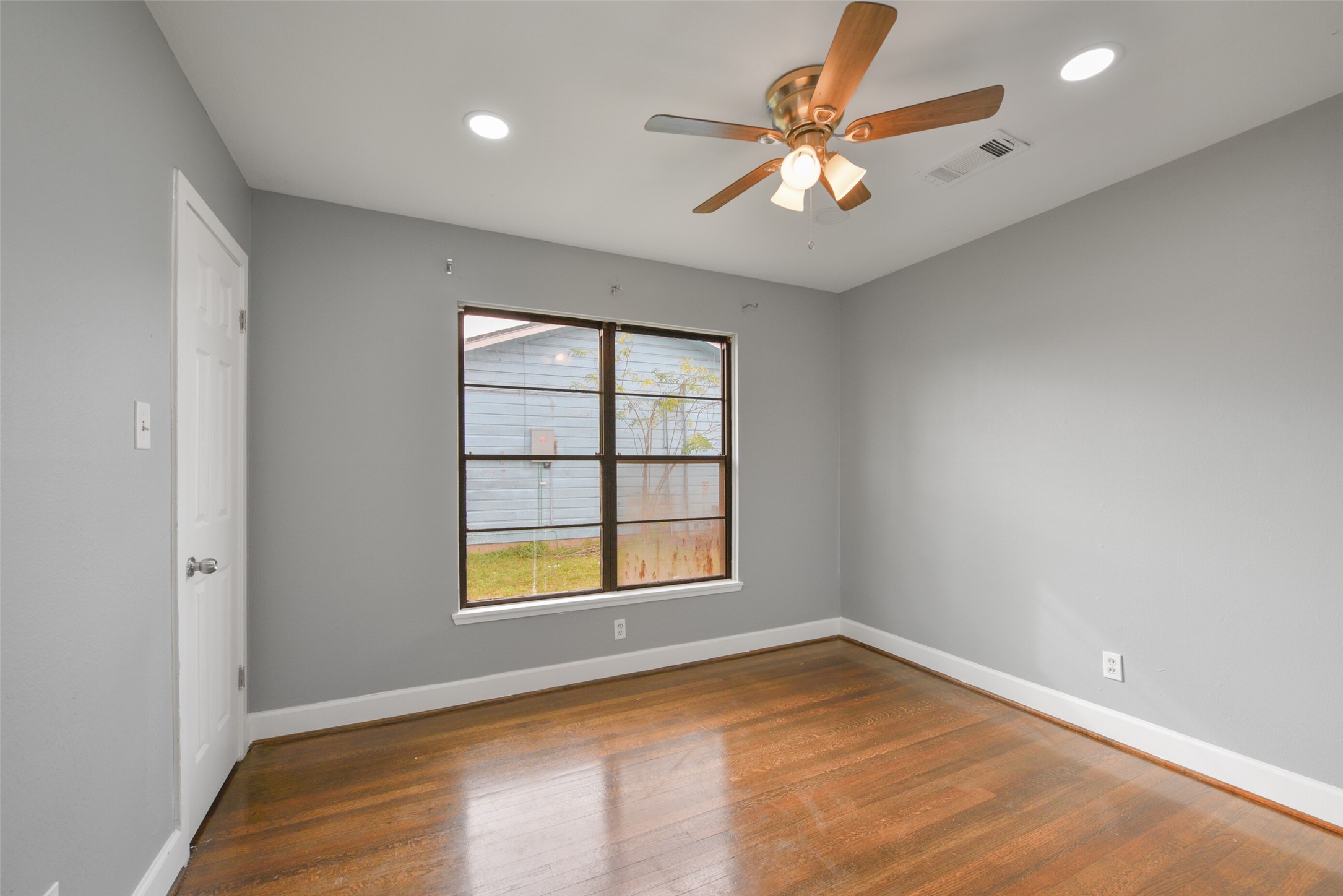 1913 Scarborough Lane Property Photo 16