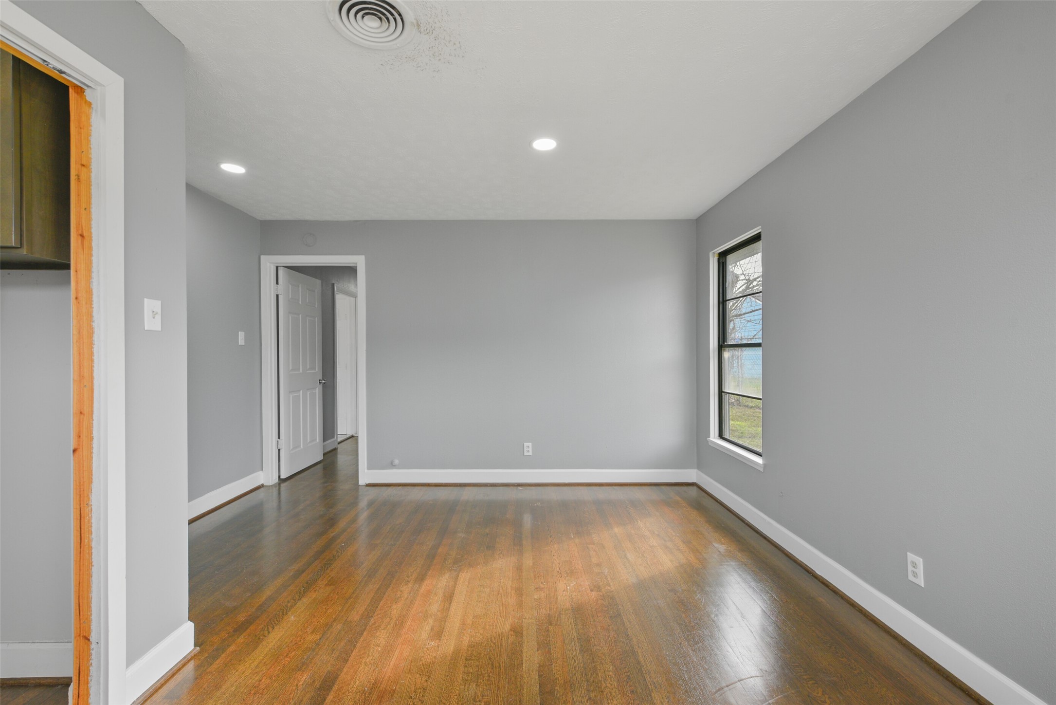 1913 Scarborough Lane Property Photo 18