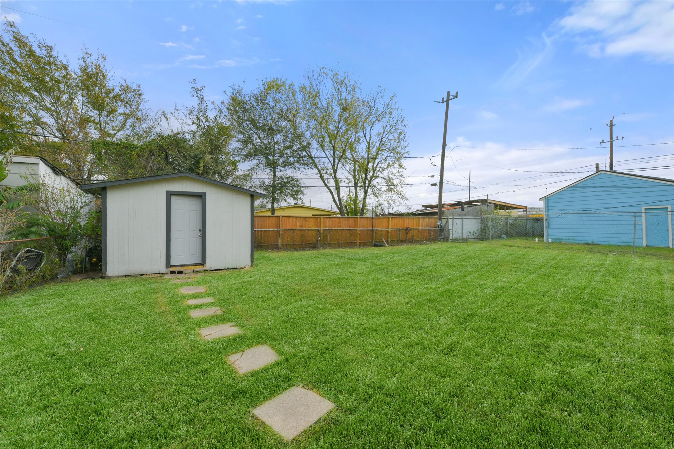 1913 Scarborough Lane Property Photo 21