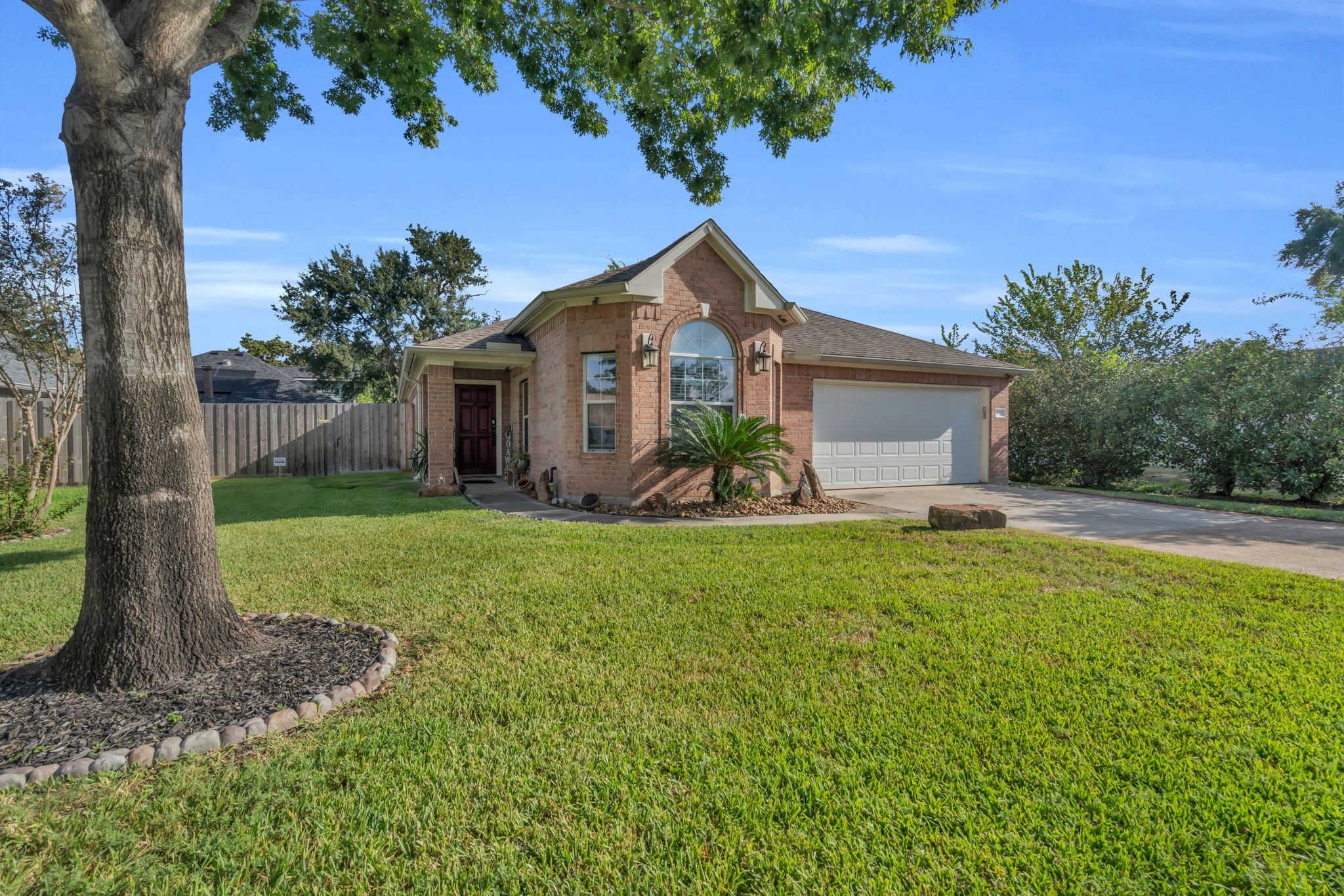 14910 Mauna Loa Lane Property Photo 2