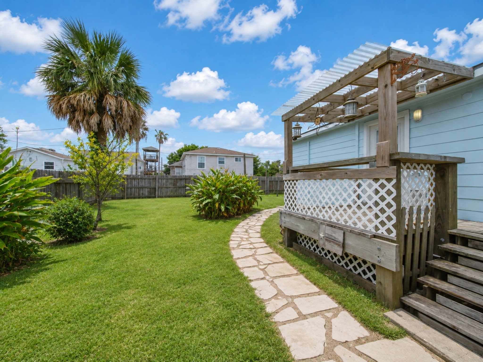 6317 Heards Lane Property Photo 4