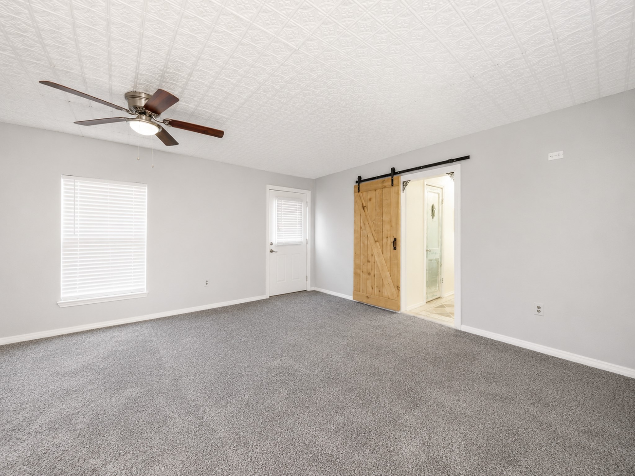 6317 Heards Lane Property Photo 9