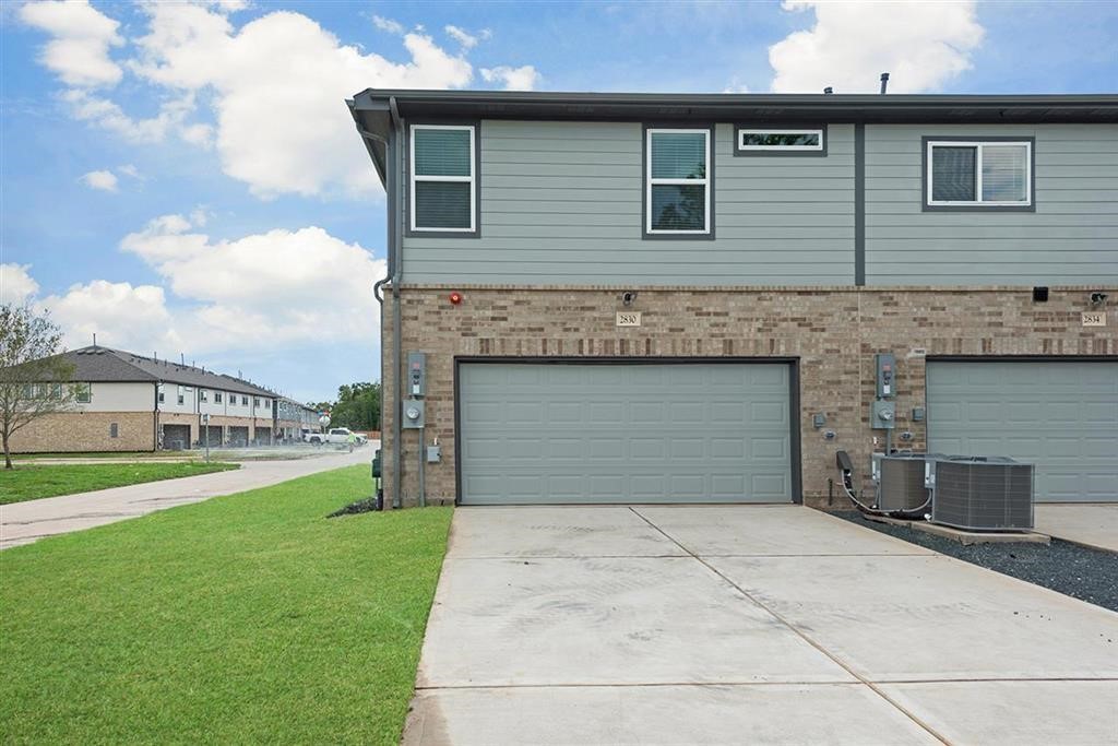 2830 Scanlan Meadow Property Photo 27