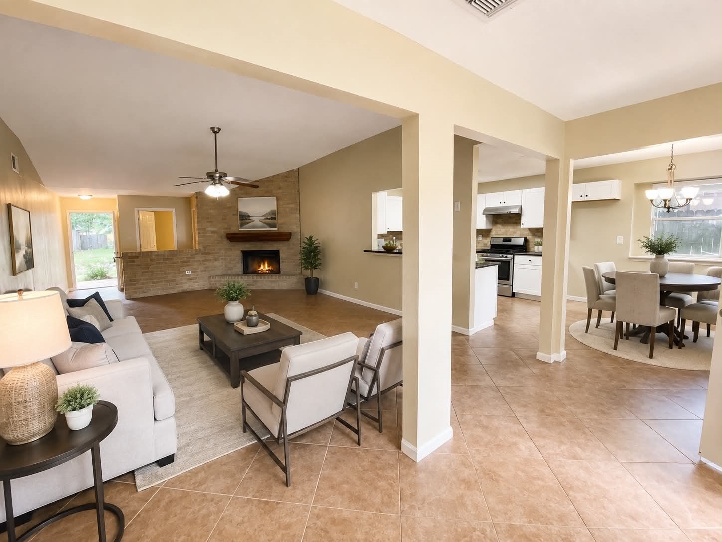 15634 Fox Springs Drive Property Photo 3