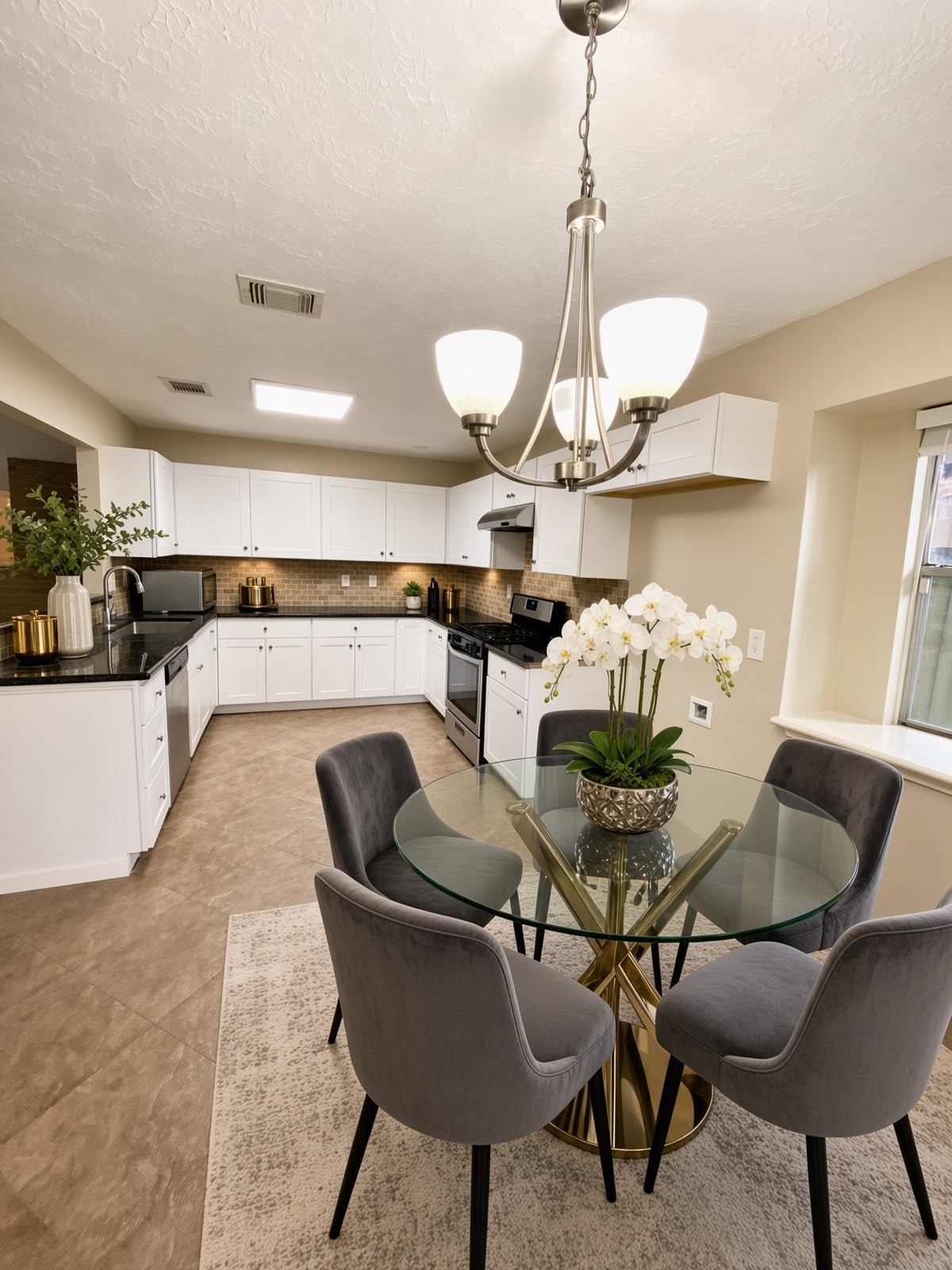 15634 Fox Springs Drive Property Photo 11
