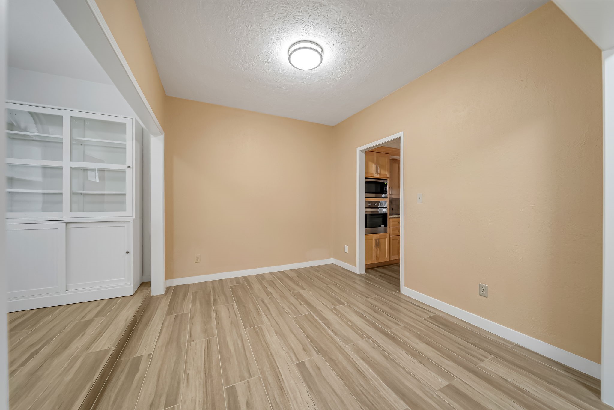 10732 Briar Forest Drive Property Photo 5