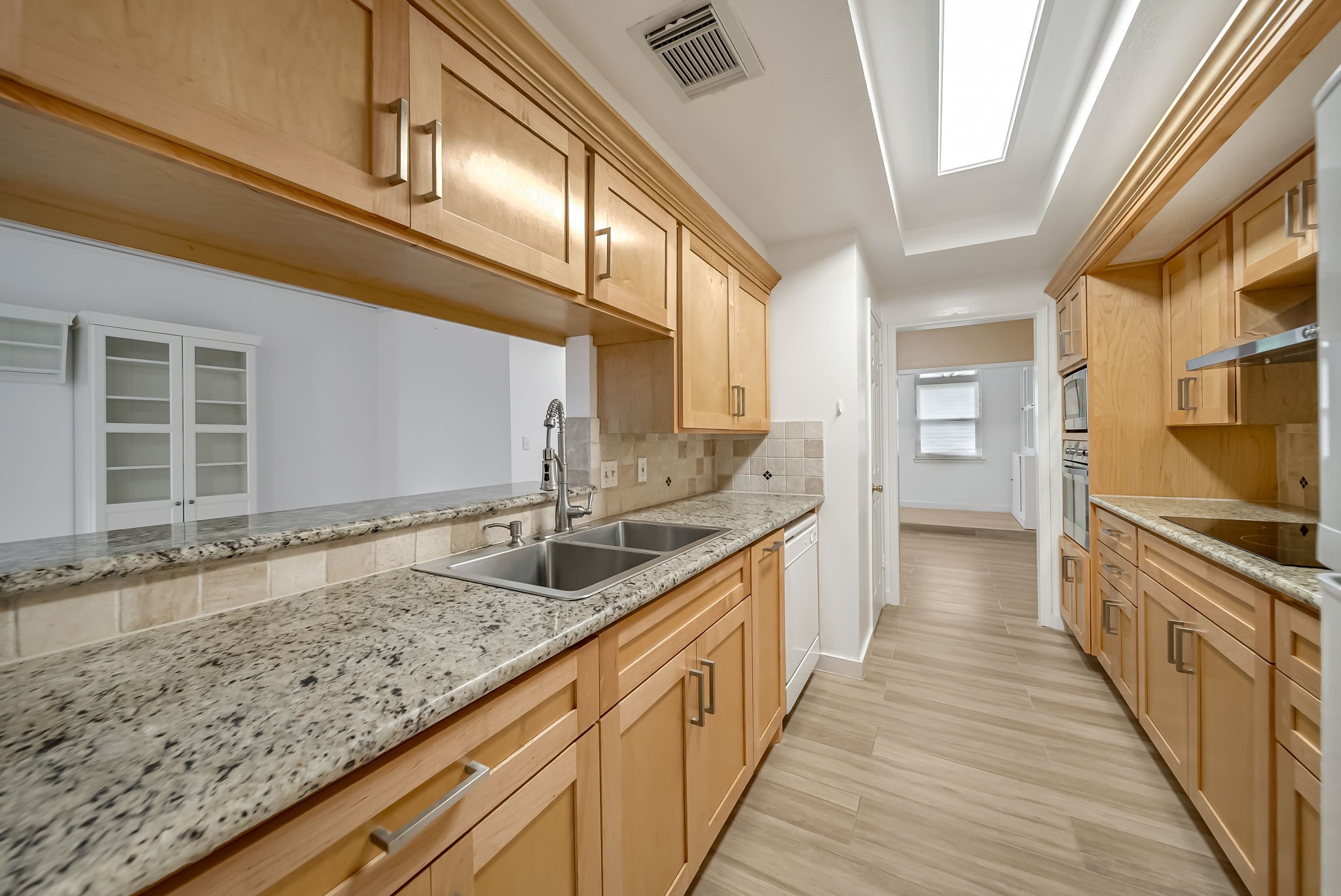 10732 Briar Forest Drive Property Photo 6
