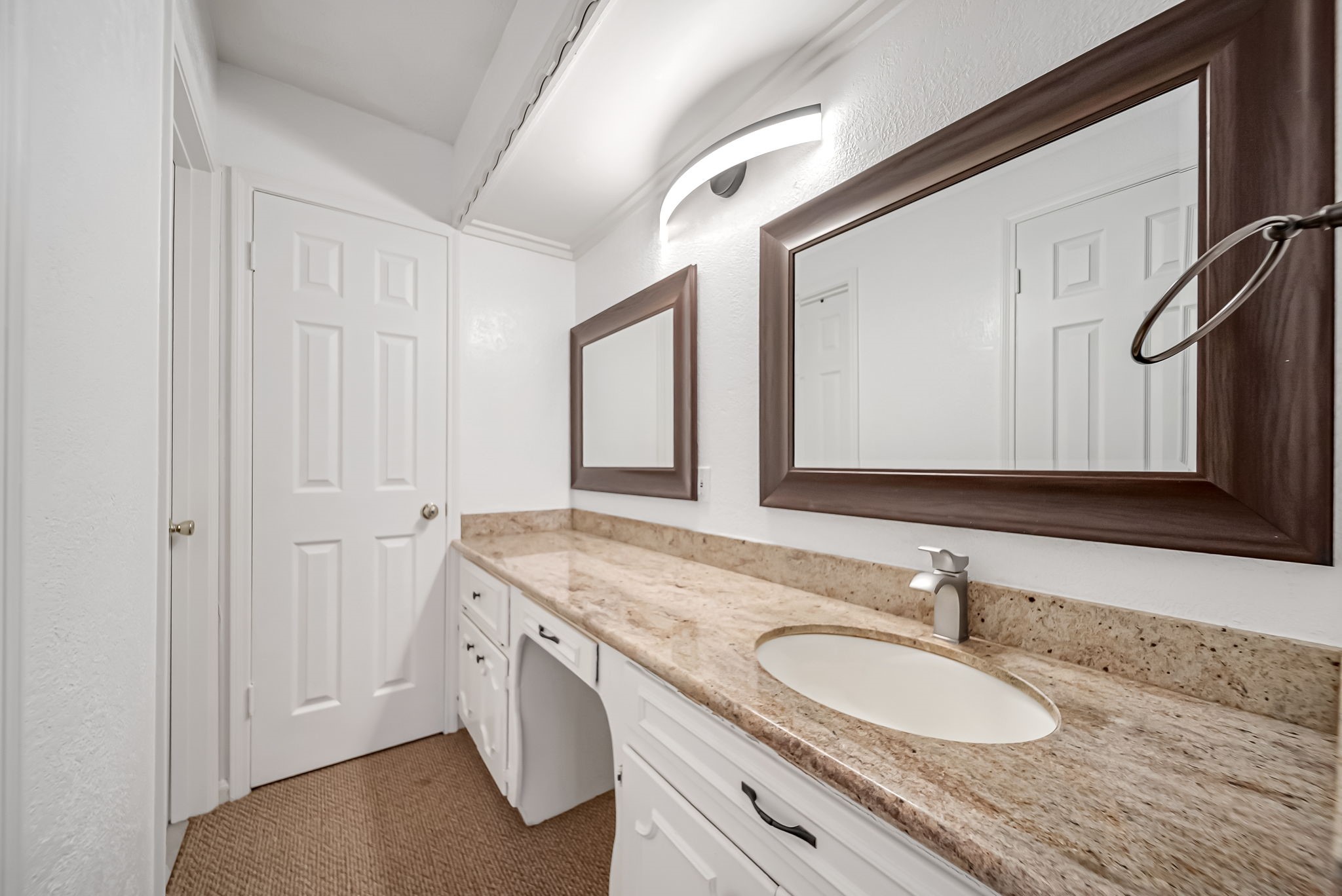 10732 Briar Forest Drive Property Photo 17