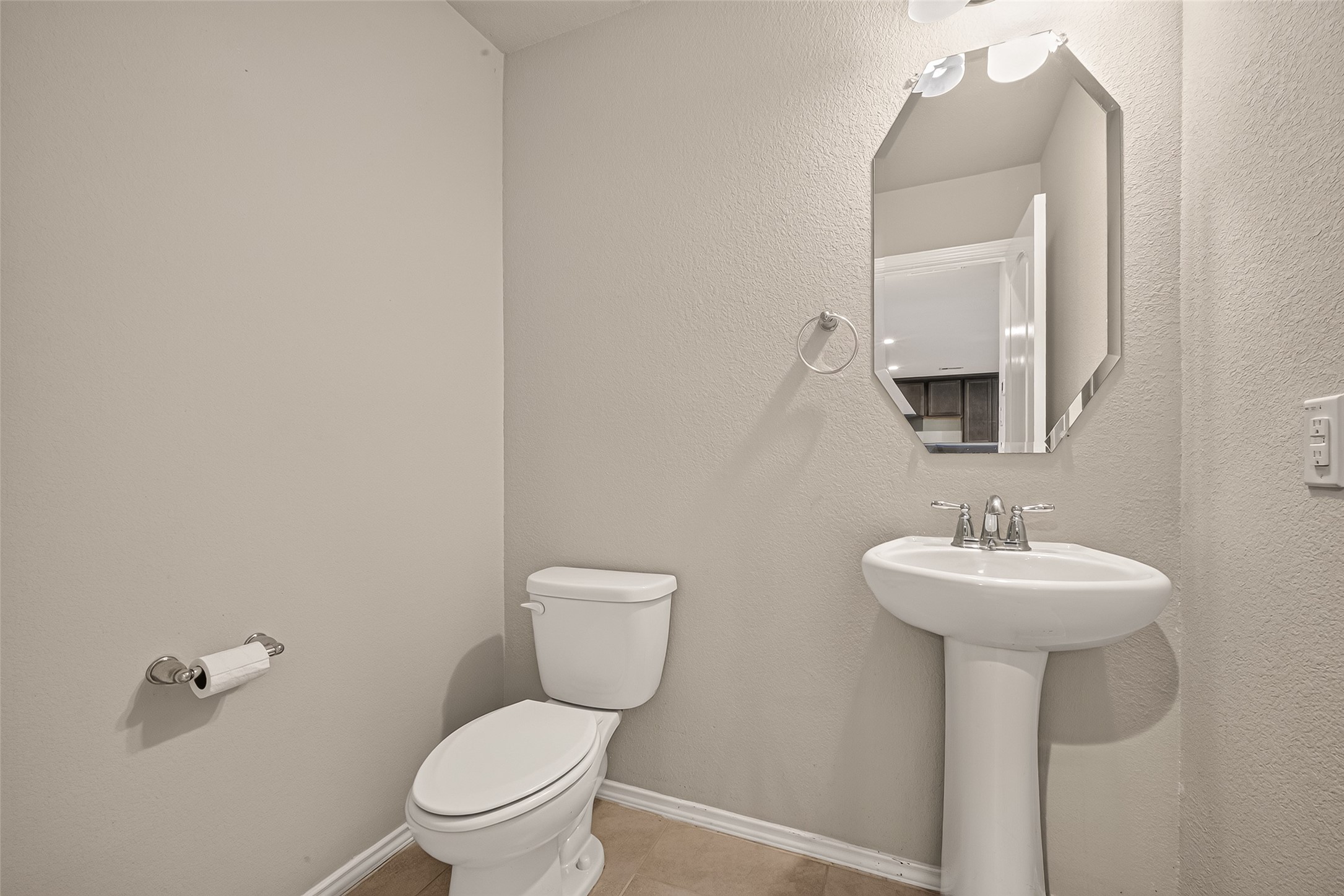22043 Mission Canyon Lane Property Photo 23