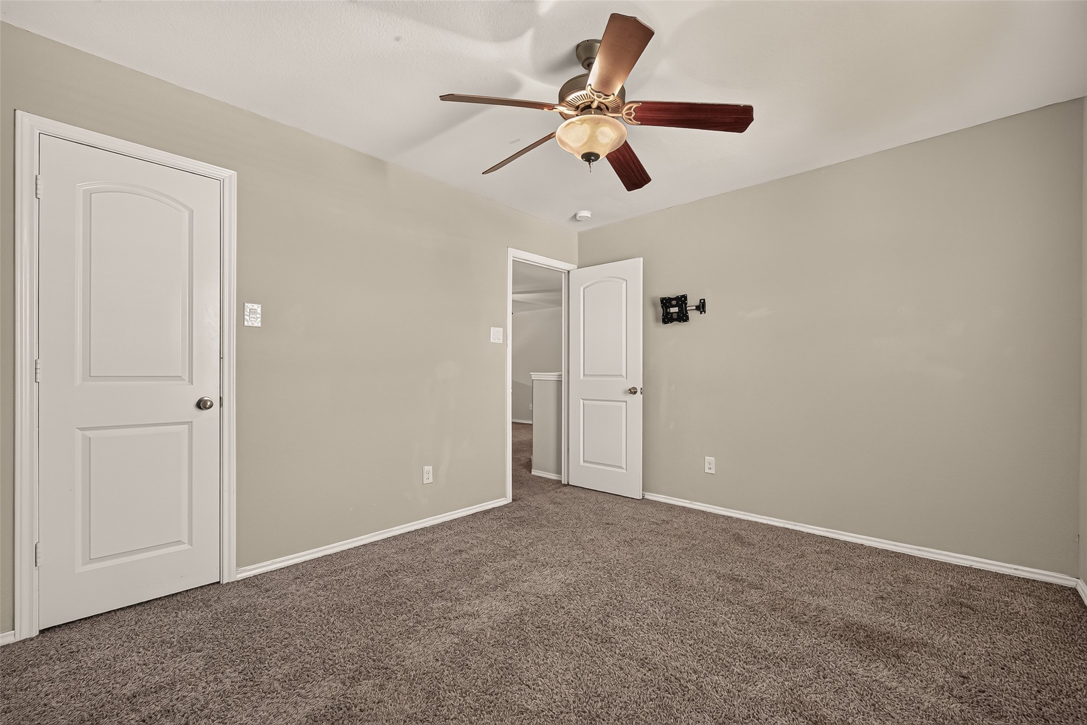22043 Mission Canyon Lane Property Photo 28