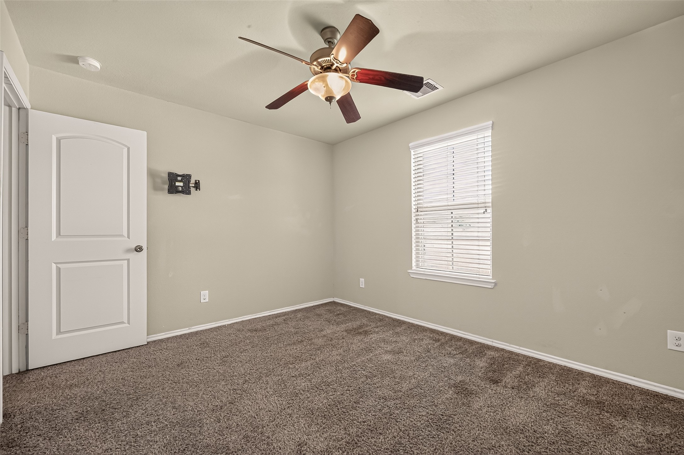 22043 Mission Canyon Lane Property Photo 29