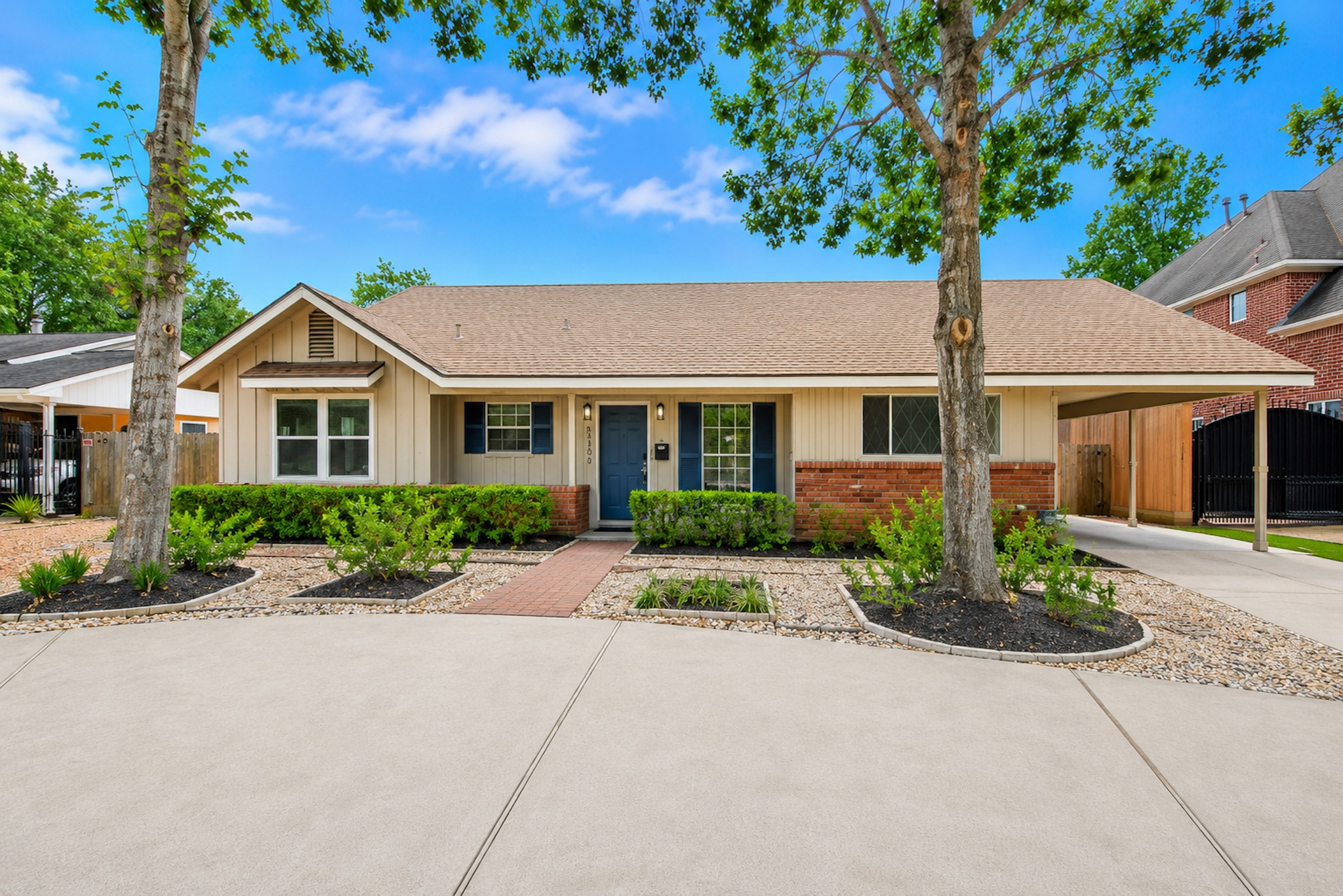 5139 Beechnut Street Property Photo 1