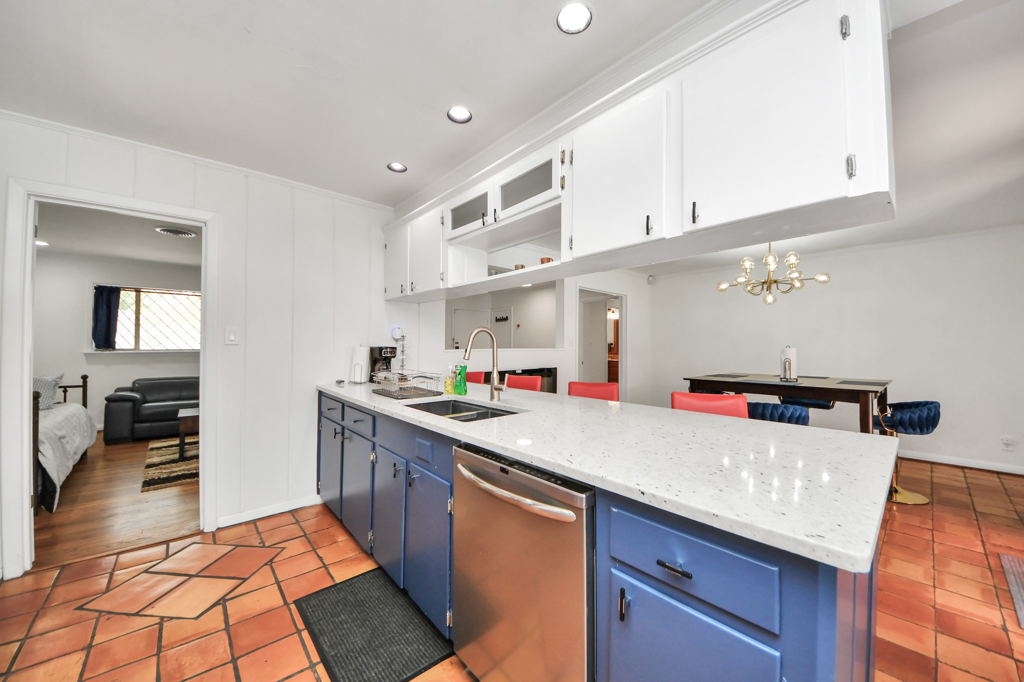 5139 Beechnut Street Property Photo 15