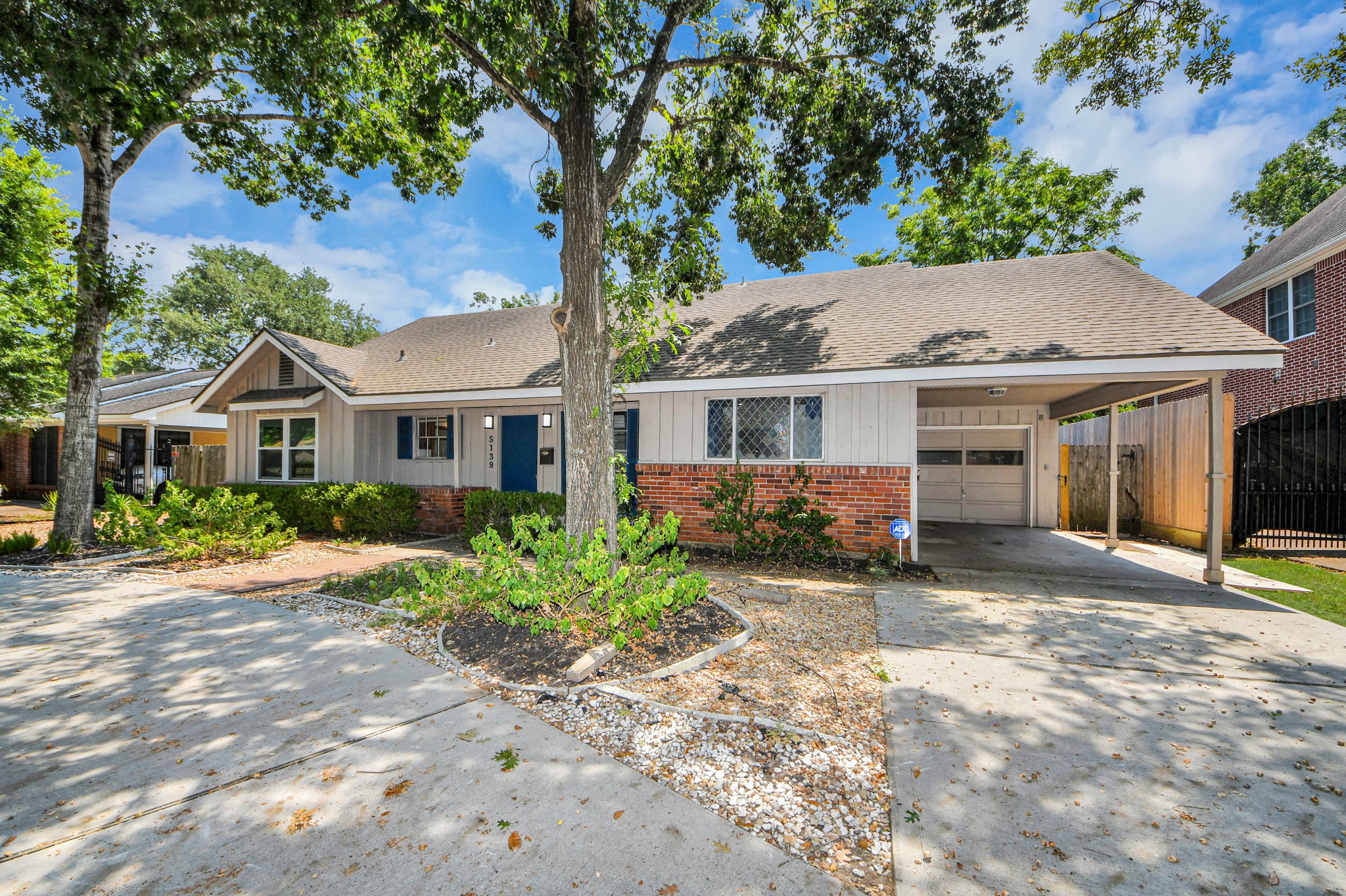 5139 Beechnut Street Property Photo 39