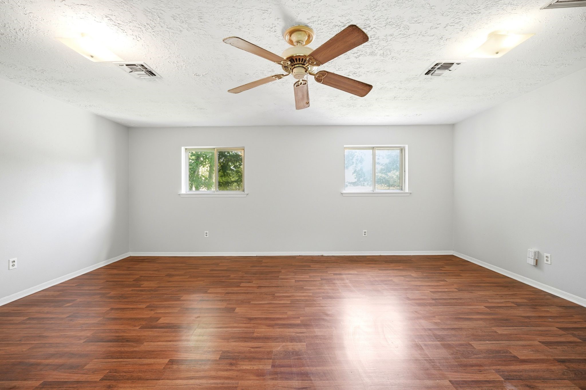 23303 Berry Pine Drive Property Photo 5