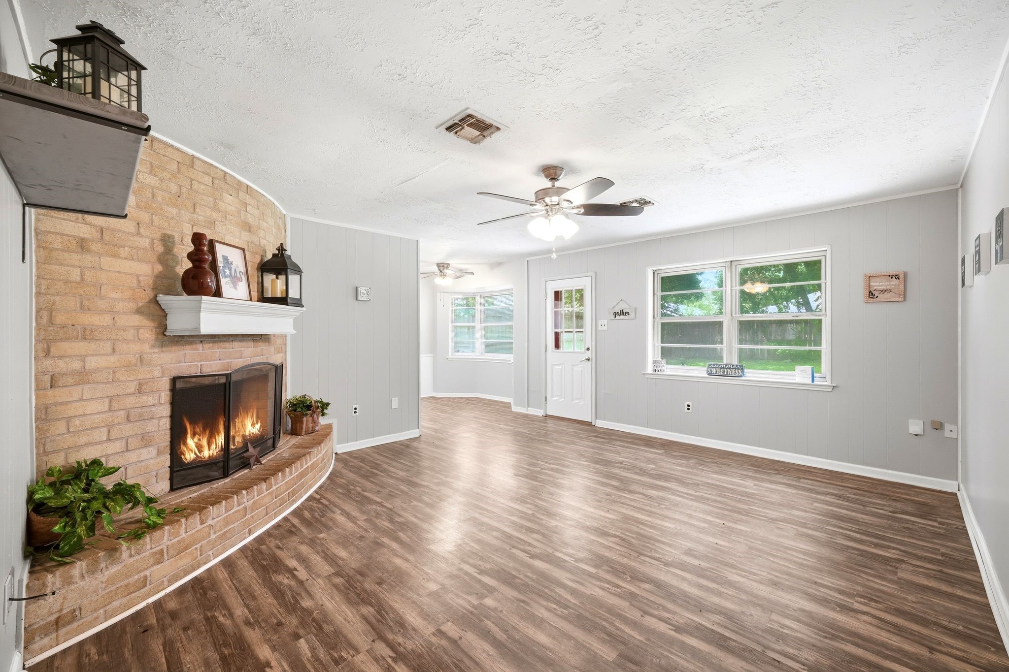 23303 Berry Pine Drive Property Photo 9