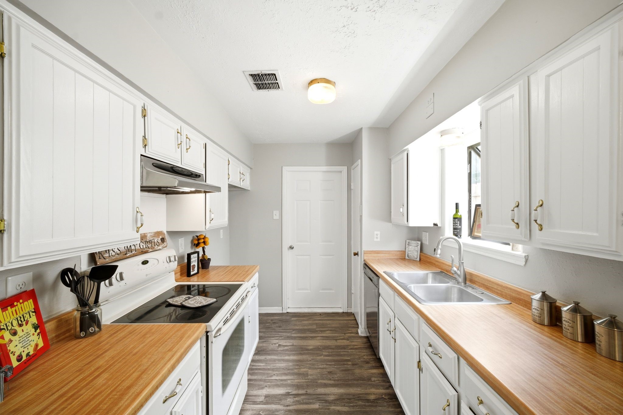 23303 Berry Pine Drive Property Photo 16