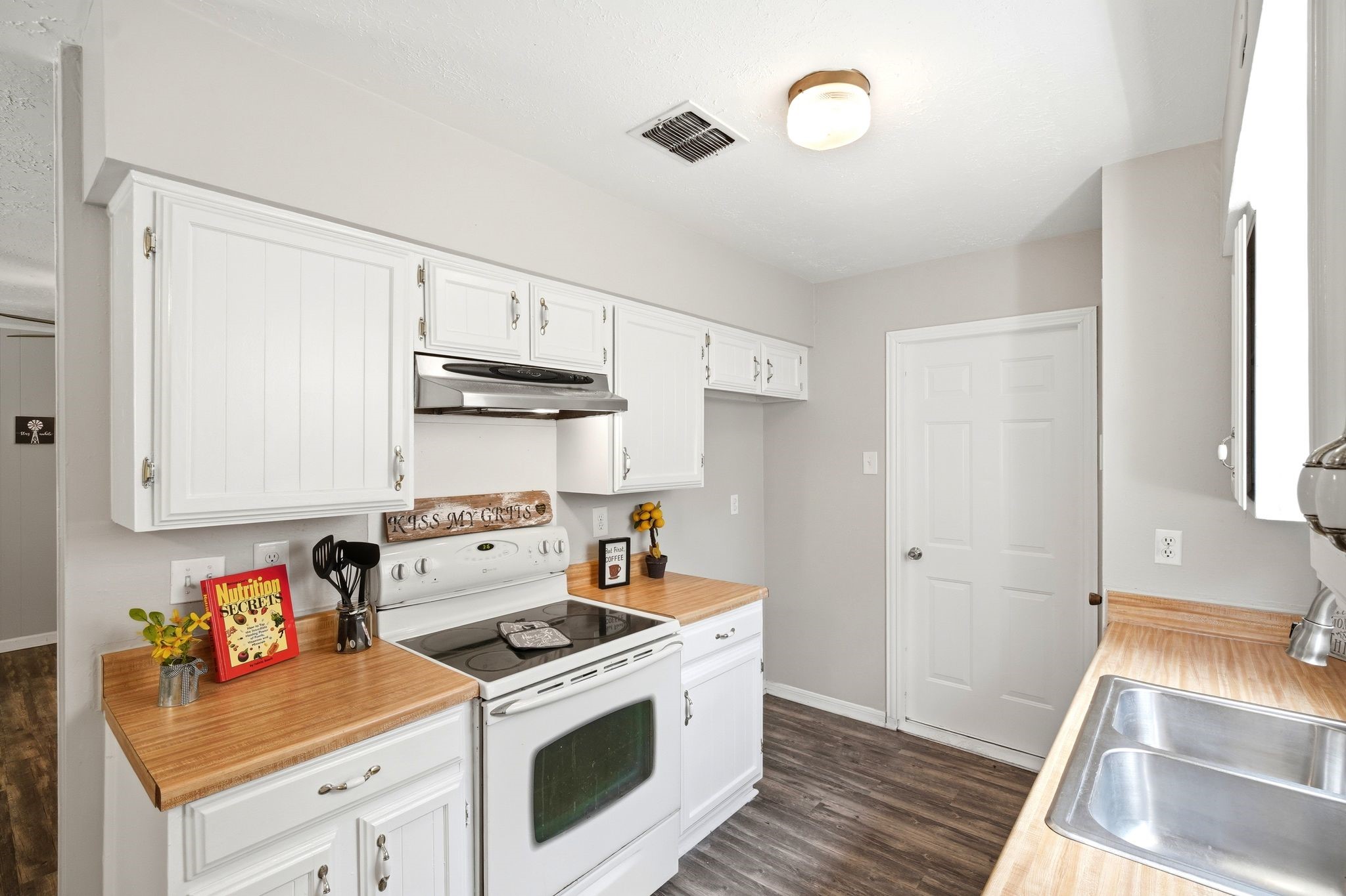 23303 Berry Pine Drive Property Photo 18