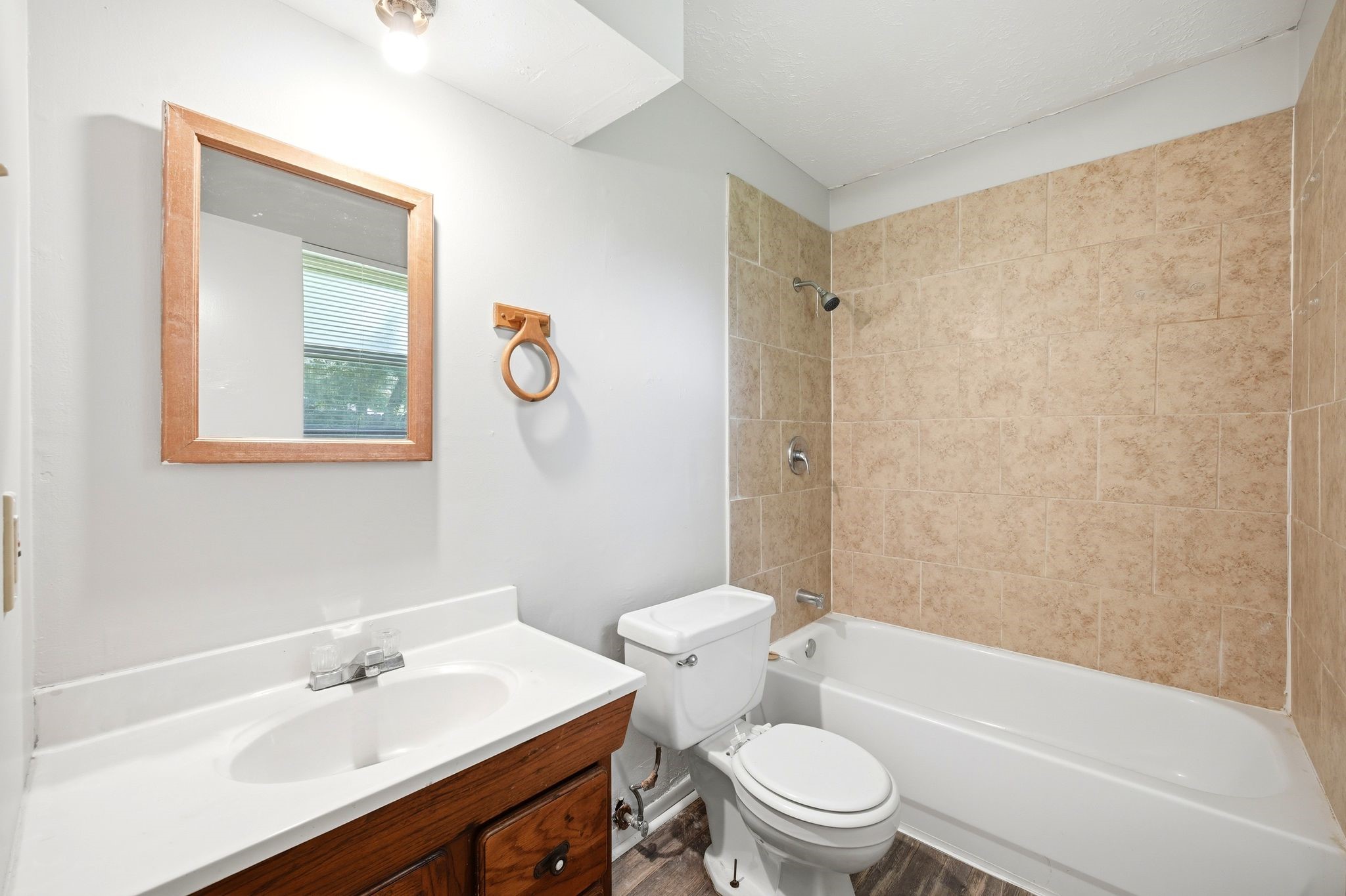 23303 Berry Pine Drive Property Photo 21