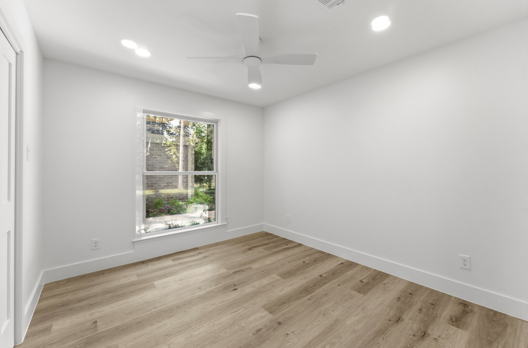 76 Woodhaven Wood Drive Property Photo 30