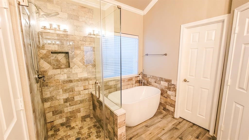 24611 Hampton Lakes Drive Property Photo 15