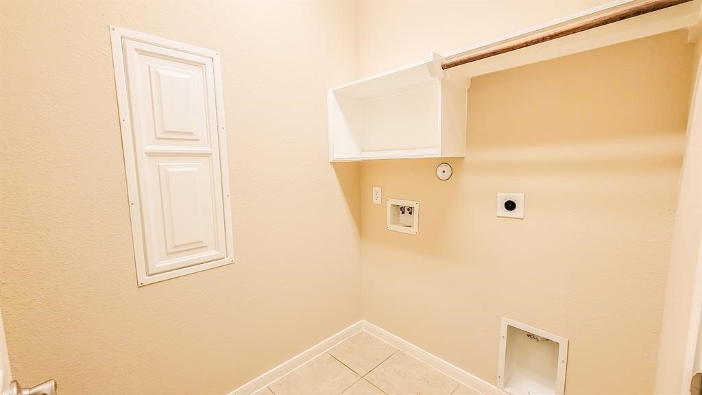 24611 Hampton Lakes Drive Property Photo 27