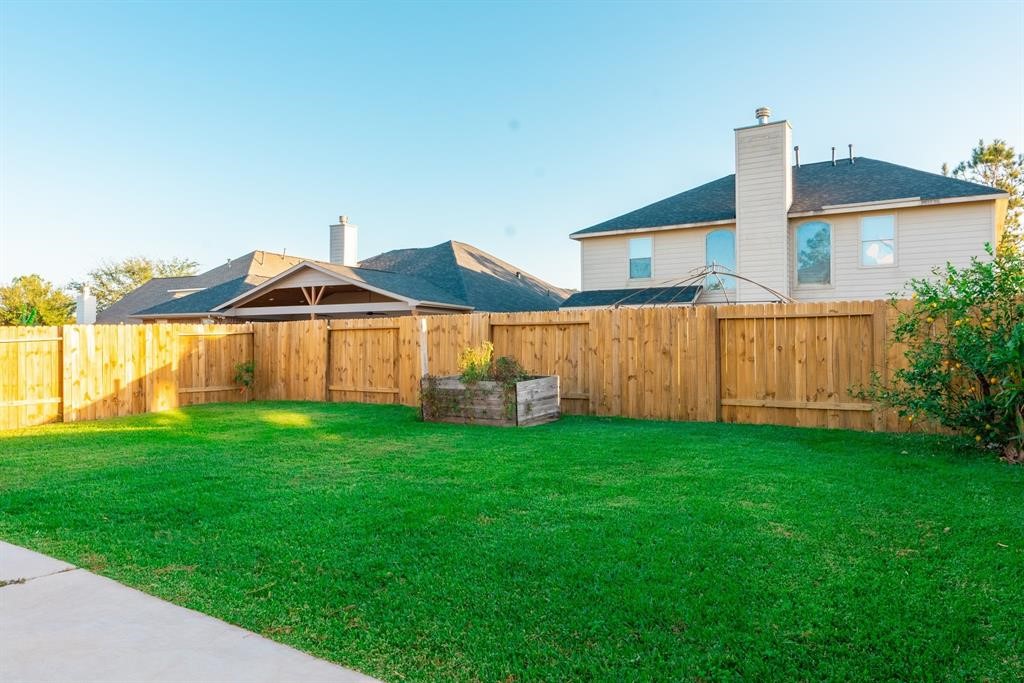 24611 Hampton Lakes Drive Property Photo 29
