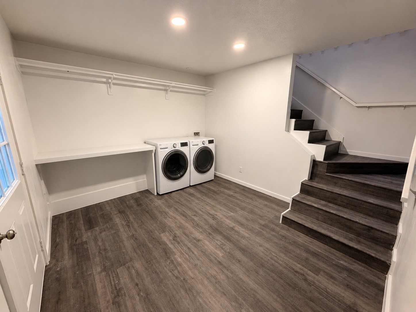 916 Brook Forest Drive B Property Photo 4