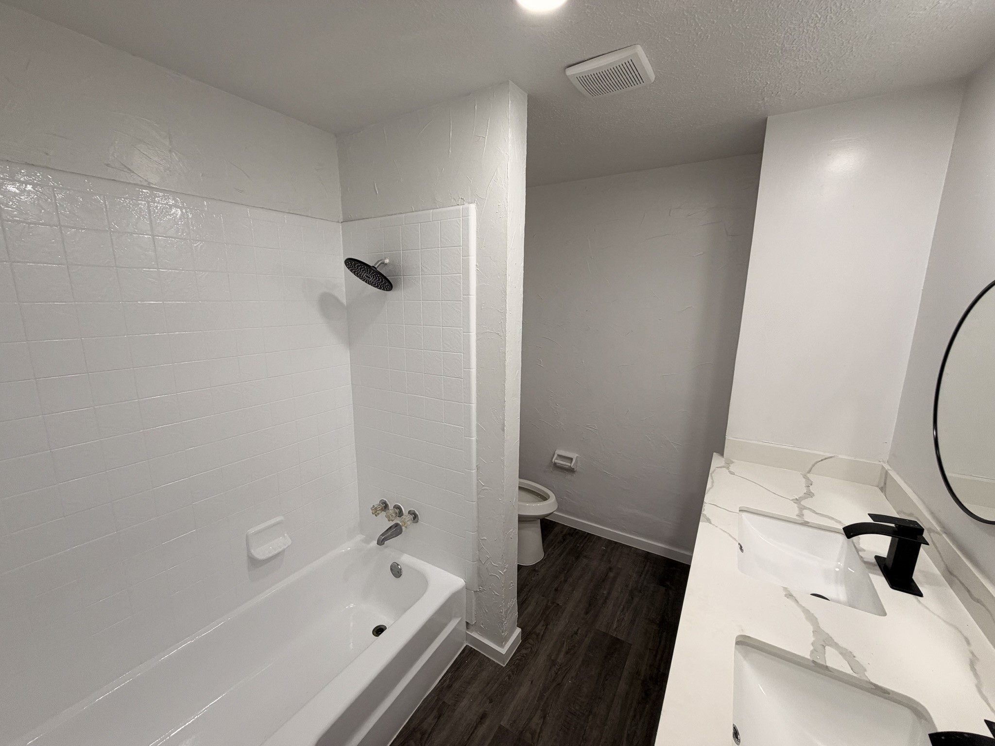 916 Brook Forest Drive B Property Photo 11