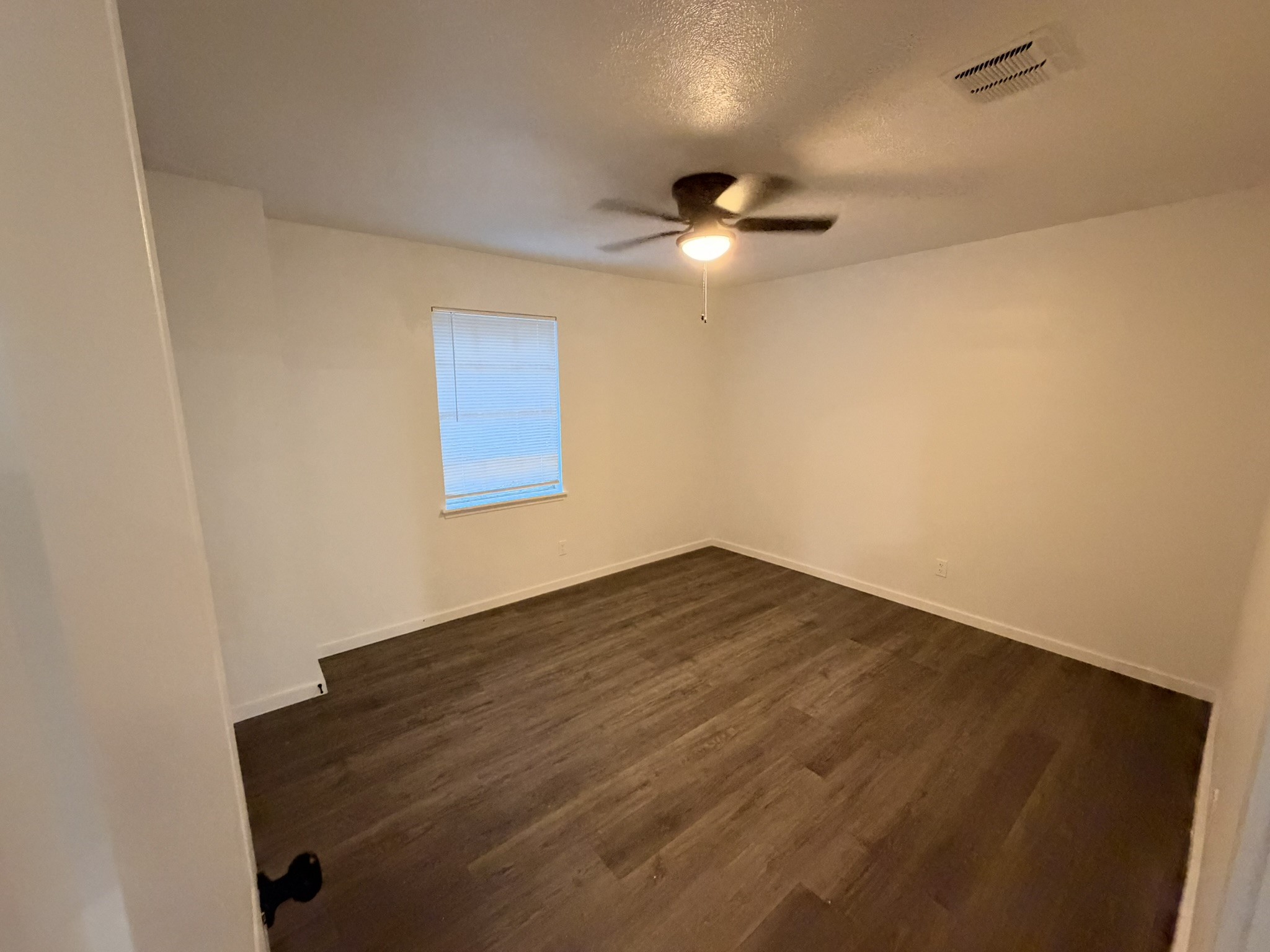 916 Brook Forest Drive B Property Photo 15