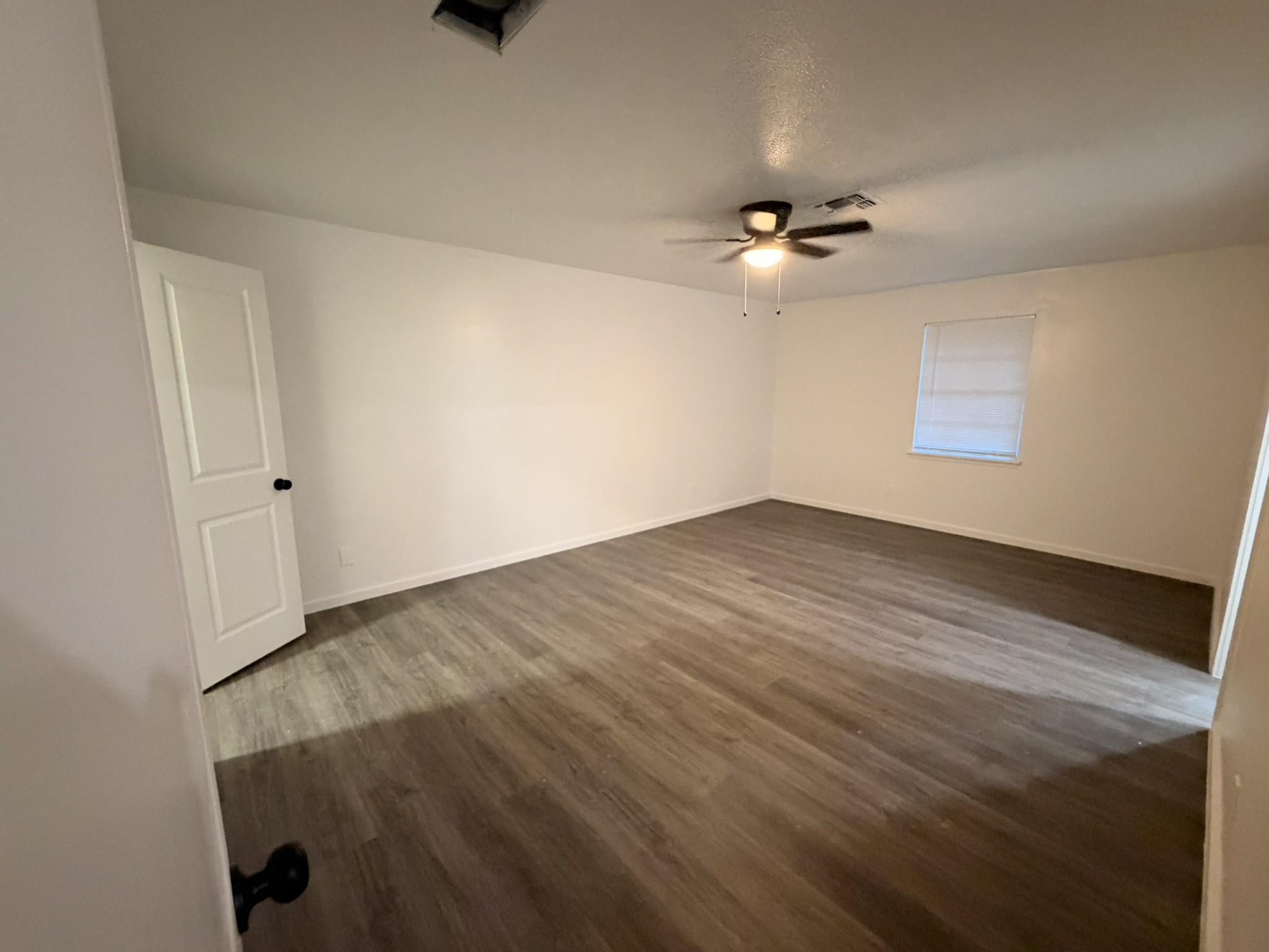 916 Brook Forest Drive B Property Photo 20