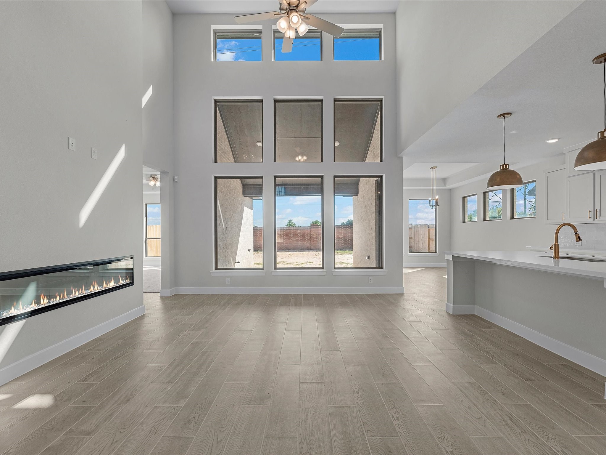 5526 Bermuda Sands Drive Property Photo 3