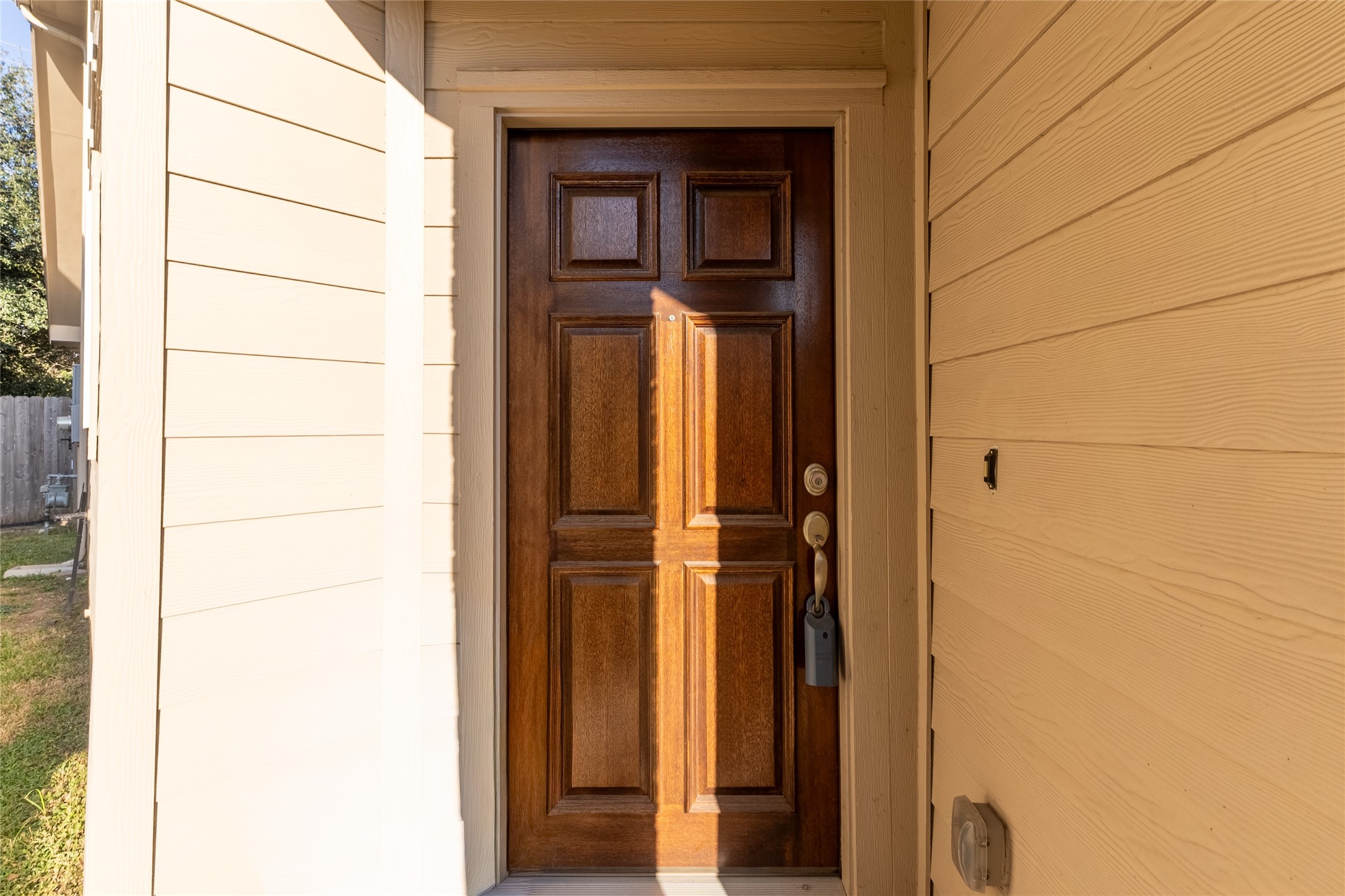 11413 Hackmatack Way Property Photo 4