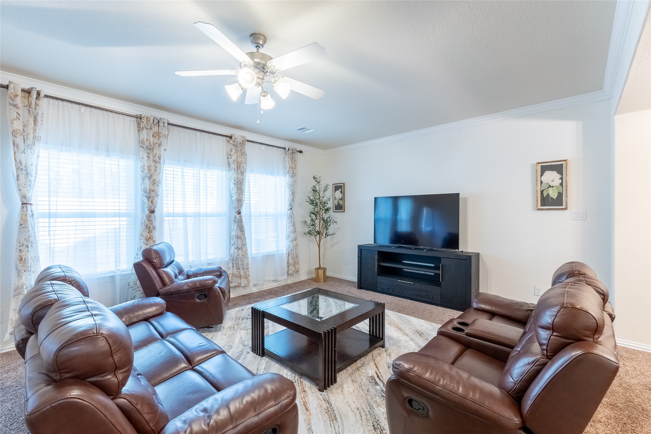 11413 Hackmatack Way Property Photo 6