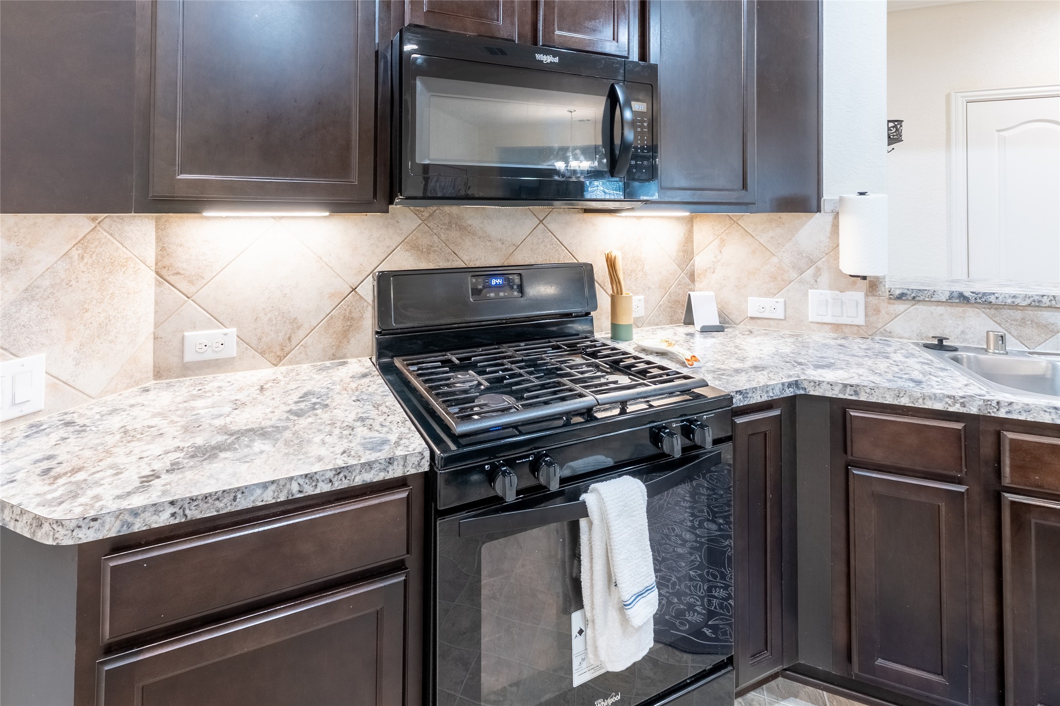 11413 Hackmatack Way Property Photo 10