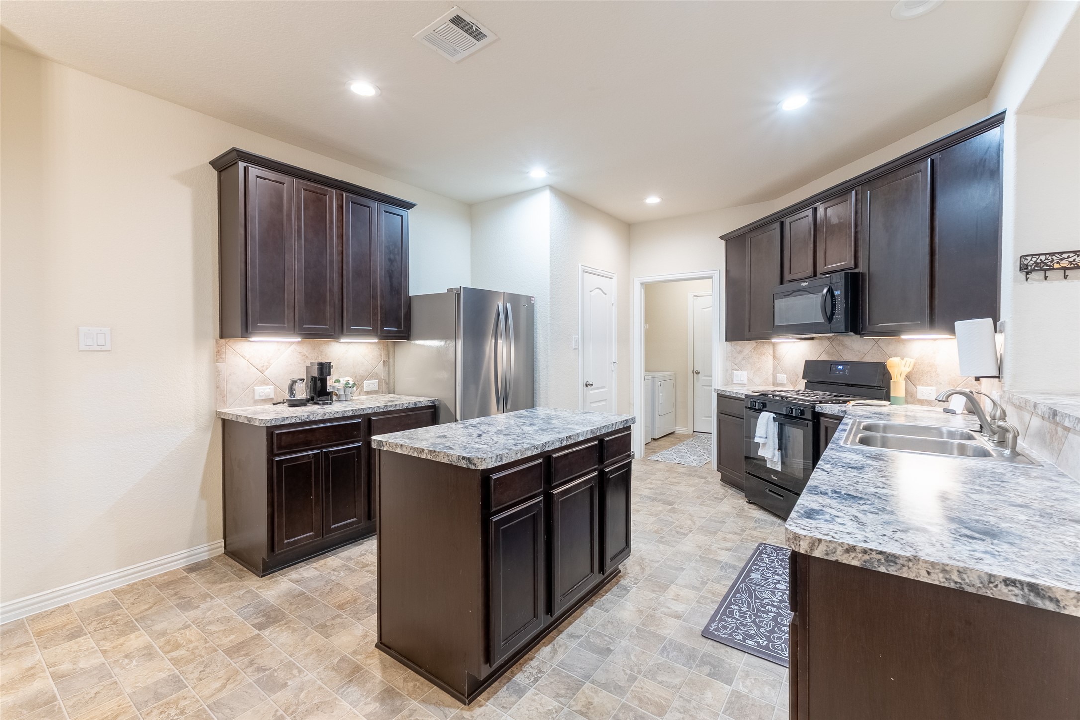 11413 Hackmatack Way Property Photo 17